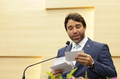 SESSÃO SOLENE MEDALHA DO MÉRITO LEGISLATIVO AO DR CHARLLES ANDERSON BOMFIM VELOSO (26).jpg