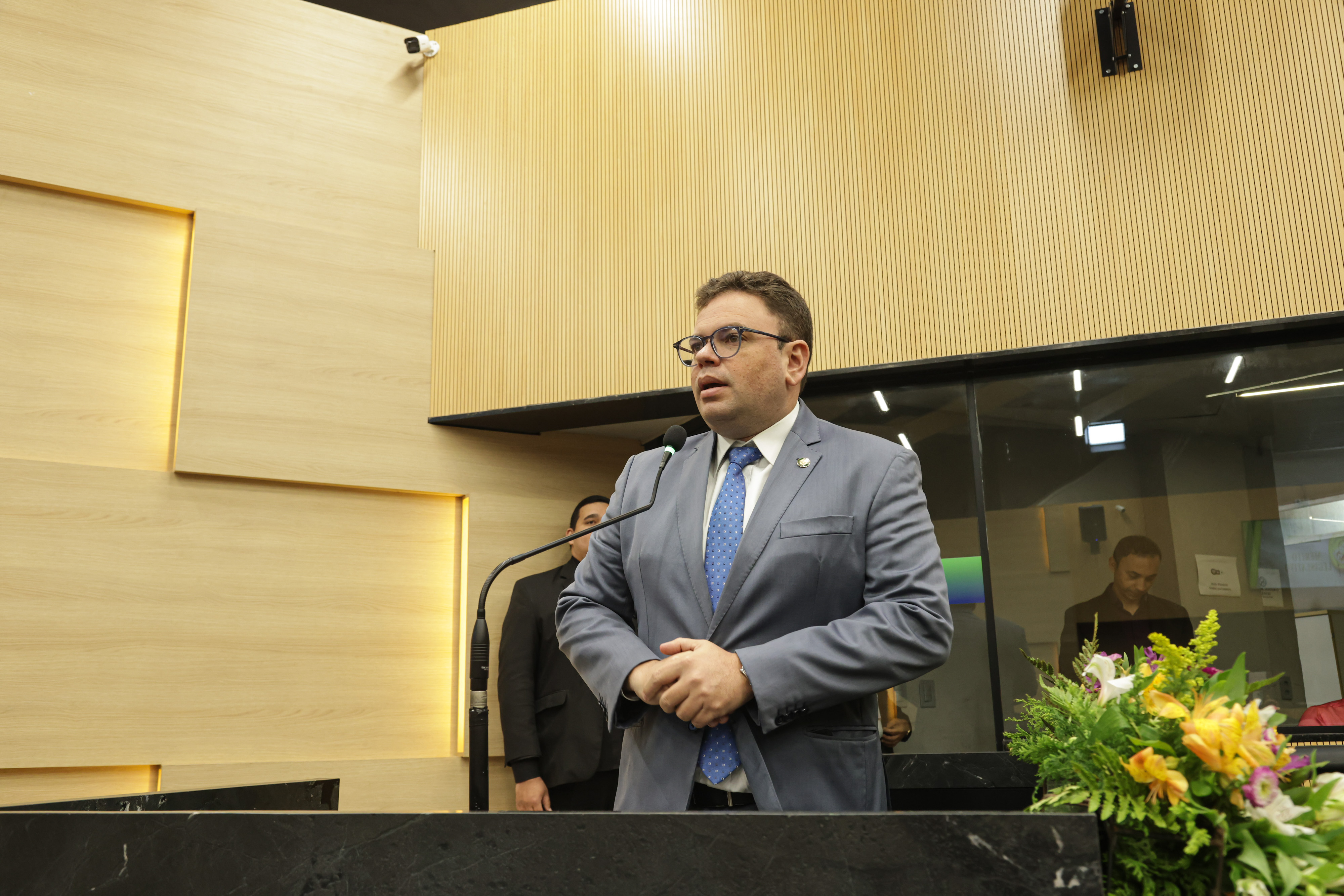 SESSÃO SOLENE MEDALHA DO MÉRITO LEGISLATIVO AO DR CHARLLES ANDERSON BOMFIM VELOSO (9).jpg