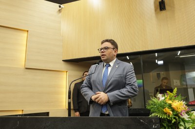 SESSÃO SOLENE MEDALHA DO MÉRITO LEGISLATIVO AO DR CHARLLES ANDERSON BOMFIM VELOSO (9).jpg