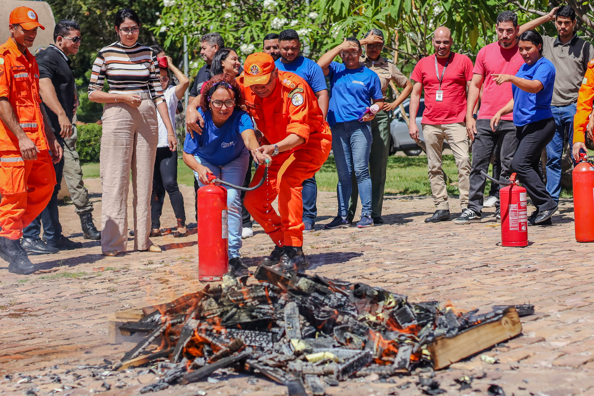 TREINAMENTO DEBRIGADISTA DE INCENDIO PARA FUNCIONARIOS DA ALEPI (21).jpg