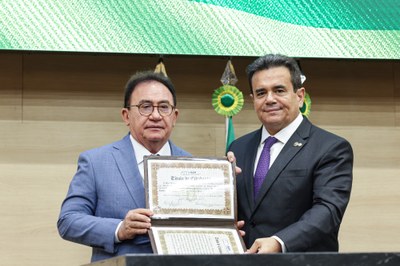 SESSÃO SOLENE TÍTULO DE CIDADANIA AO SENHOR MANOEL CARDOSO LINHARES E À SENHORA CARINA THOMAZ CAMARA (11).jpg SESSÃO SOLENE TÍTULO DE CIDADANIA AO SENHOR MANOEL CARDOSO LINHARES E À SENHORA CARINA THOMAZ CAMARA (11).jpg