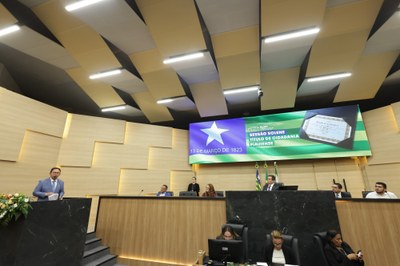 SESSÃO SOLENE TÍTULO DE CIDADANIA AO SENHOR MANOEL CARDOSO LINHARES E À SENHORA CARINA THOMAZ CAMARA (18).jpg SESSÃO SOLENE TÍTULO DE CIDADANIA AO SENHOR MANOEL CARDOSO LINHARES E À SENHORA CARINA THOMAZ CAMARA (18).jpg