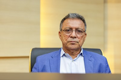 SESSÃO SOLENE TÍTULO DE CIDADANIA AO SENHOR MANOEL CARDOSO LINHARES E À SENHORA CARINA THOMAZ CAMARA (4).jpg SESSÃO SOLENE TÍTULO DE CIDADANIA AO SENHOR MANOEL CARDOSO LINHARES E À SENHORA CARINA THOMAZ CAMARA (4).jpg