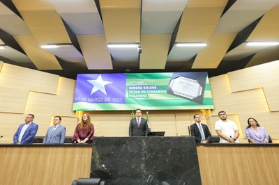 SESSÃO SOLENE TÍTULO DE CIDADANIA AO SENHOR MANOEL CARDOSO LINHARES E À SENHORA CARINA THOMAZ CAMARA (6).jpg SESSÃO SOLENE TÍTULO DE CIDADANIA AO SENHOR MANOEL CARDOSO LINHARES E À SENHORA CARINA THOMAZ CAMARA (6).jpg