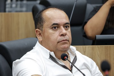 SESSÃO SOLENE TÍTULO DE CIDADANIA AO SENHOR MANOEL CARDOSO LINHARES E À SENHORA CARINA THOMAZ CAMARA (8).jpg SESSÃO SOLENE TÍTULO DE CIDADANIA AO SENHOR MANOEL CARDOSO LINHARES E À SENHORA CARINA THOMAZ CAMARA (8).jpg