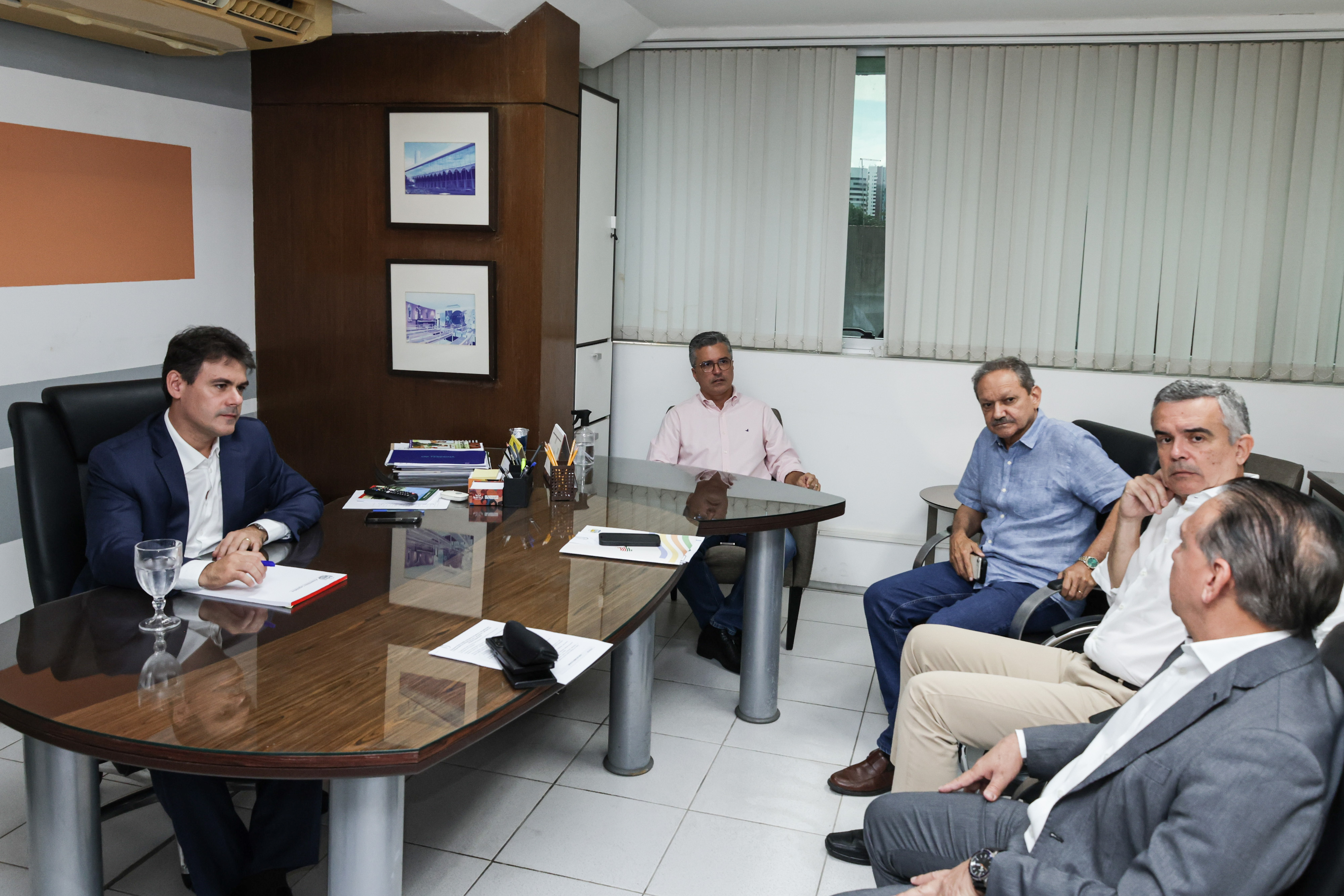 REUNIÃO  COM OS SECRETÁRIOS DE FAZENDA EMÍLIO JUNIOR E DE PLANEJAMENTO WASHINGTON BONFIM (4).jpg