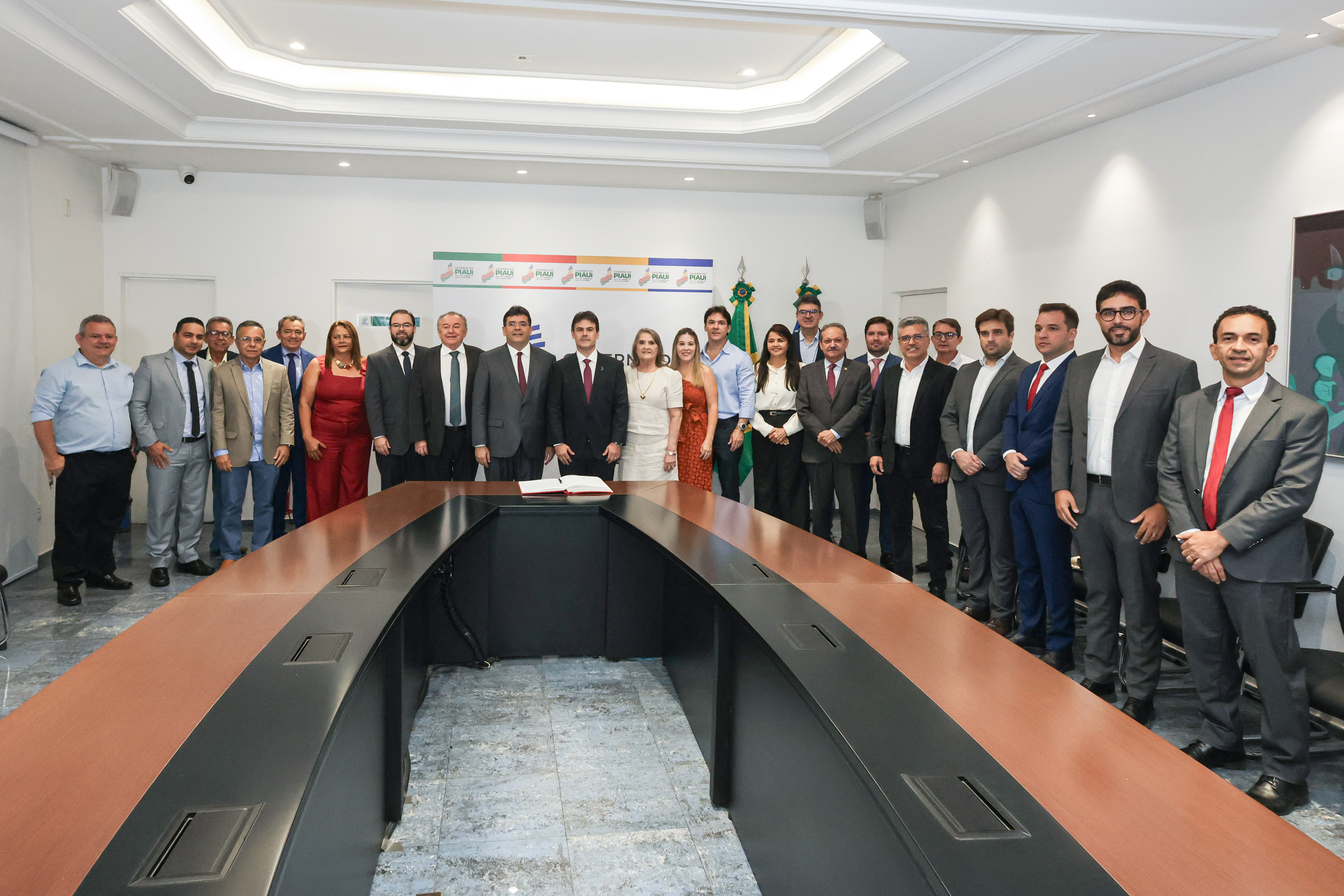 SOLENIDADE DE TRANSMISSÃO DO CARGO DE GOVERNADOR (13).jpg