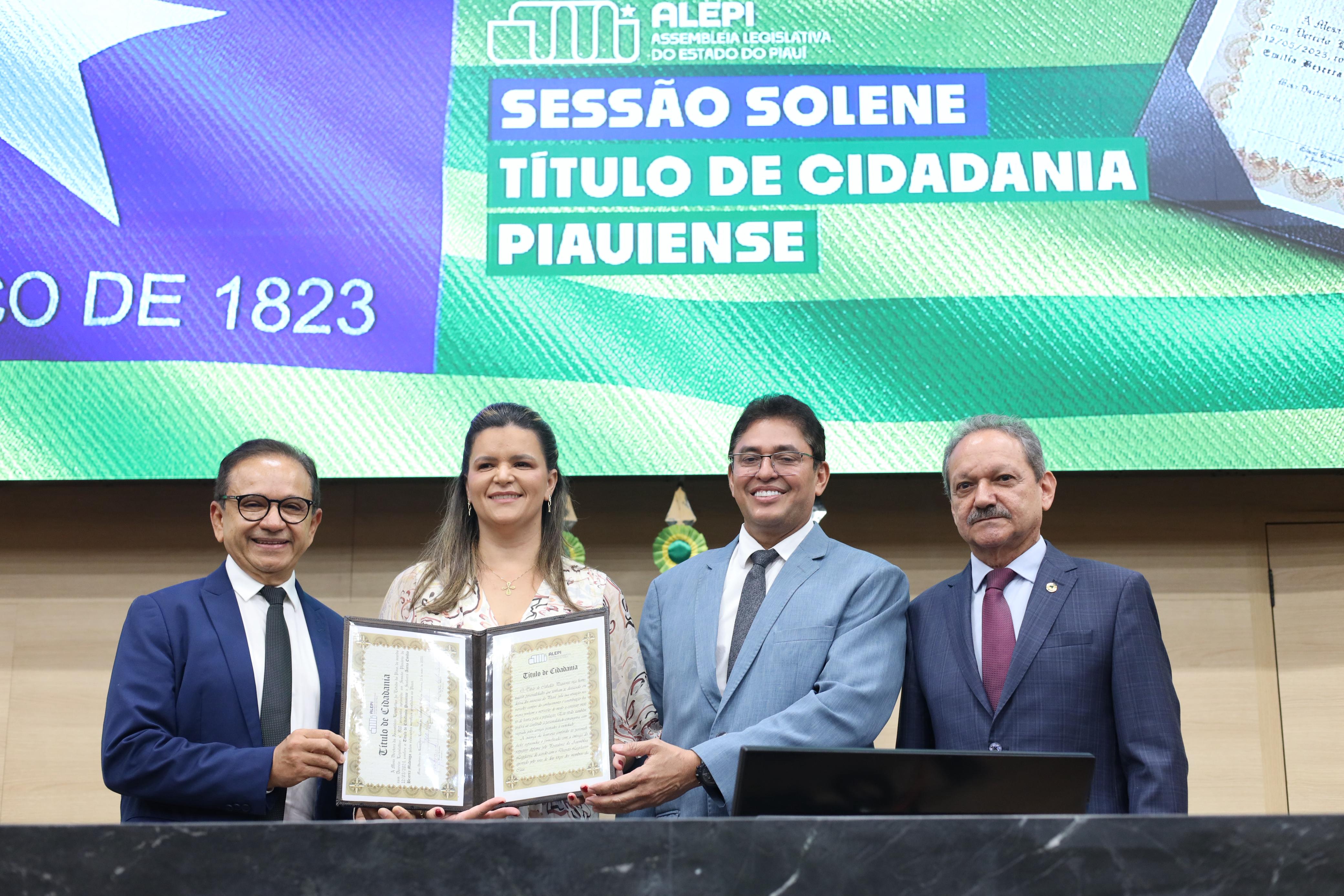 CONCESSÃO DE TÍTULO DE CIDADANIA PIAUIENSE A PROMOTORA ÁUREA EMÍLIA BEZERRA MADRUGA (11).jpeg