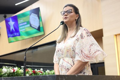 CONCESSÃO DE TÍTULO DE CIDADANIA PIAUIENSE A PROMOTORA ÁUREA EMÍLIA BEZERRA MADRUGA (2).jpeg