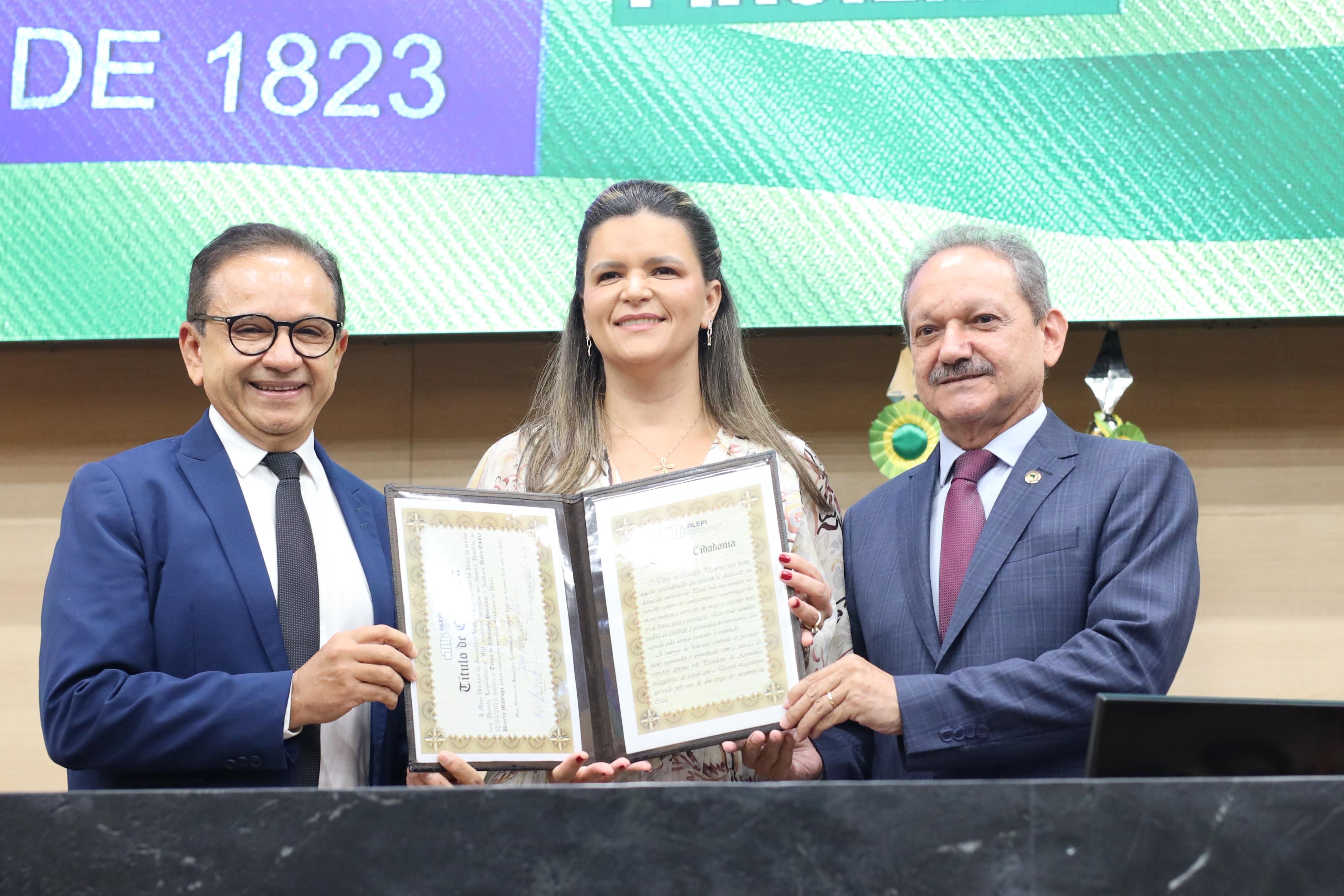 CONCESSÃO DE TÍTULO DE CIDADANIA PIAUIENSE A PROMOTORA ÁUREA EMÍLIA BEZERRA MADRUGA (6).jpeg