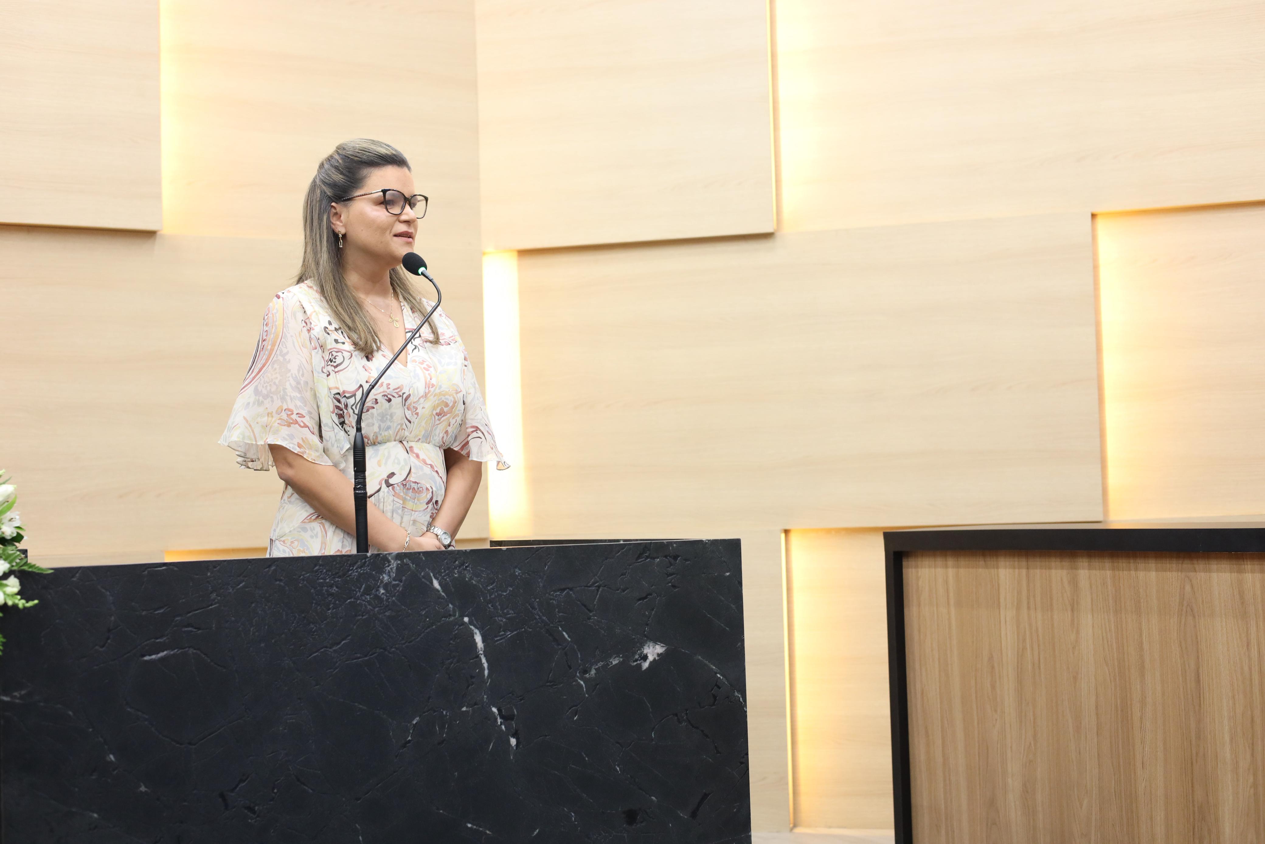 CONCESSÃO DE TÍTULO DE CIDADANIA PIAUIENSE A PROMOTORA ÁUREA EMÍLIA BEZERRA MADRUGA (7).jpeg