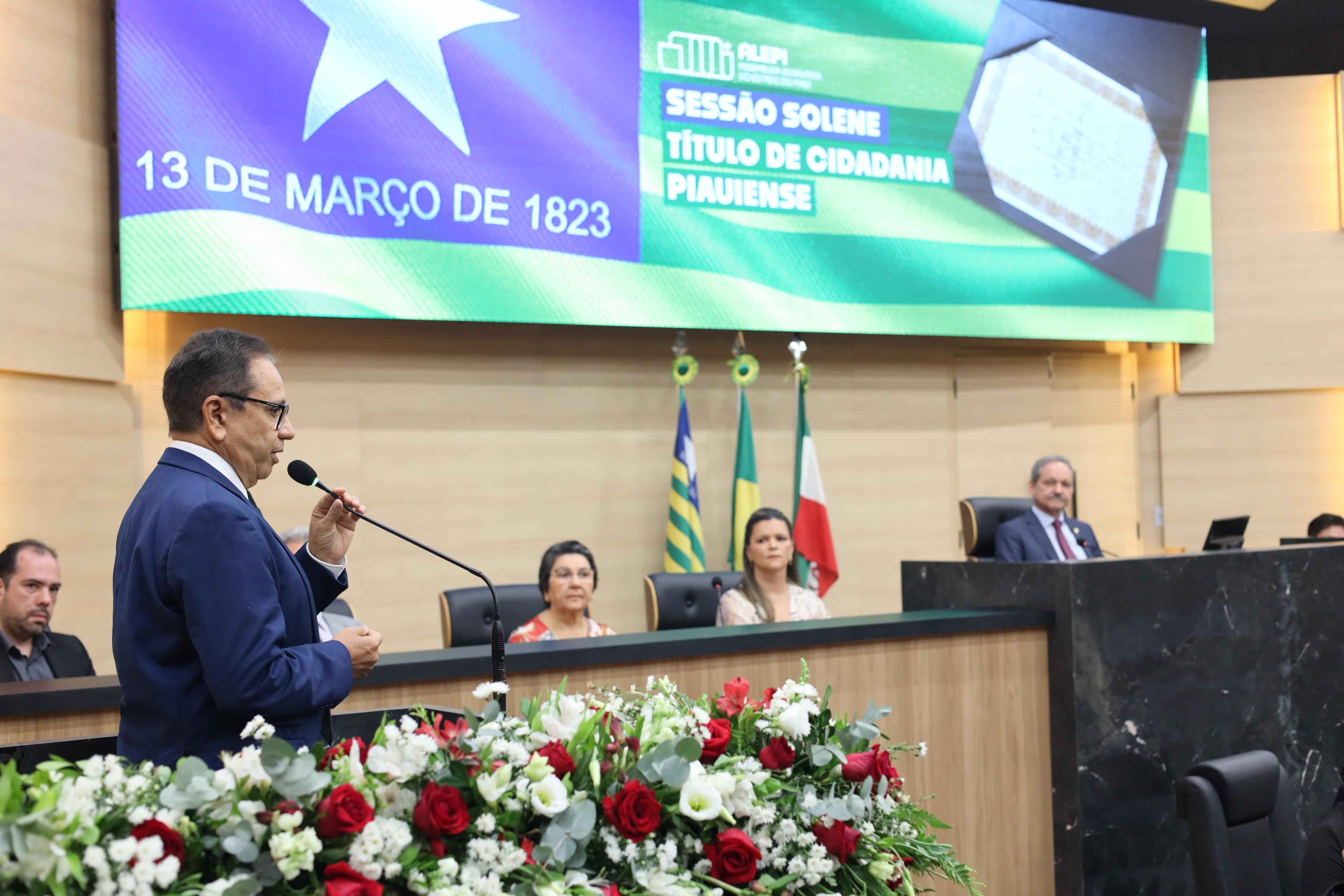 CONCESSÃO DE TÍTULO DE CIDADANIA PIAUIENSE A PROMOTORA ÁUREA EMÍLIA BEZERRA MADRUGA (9).jpeg