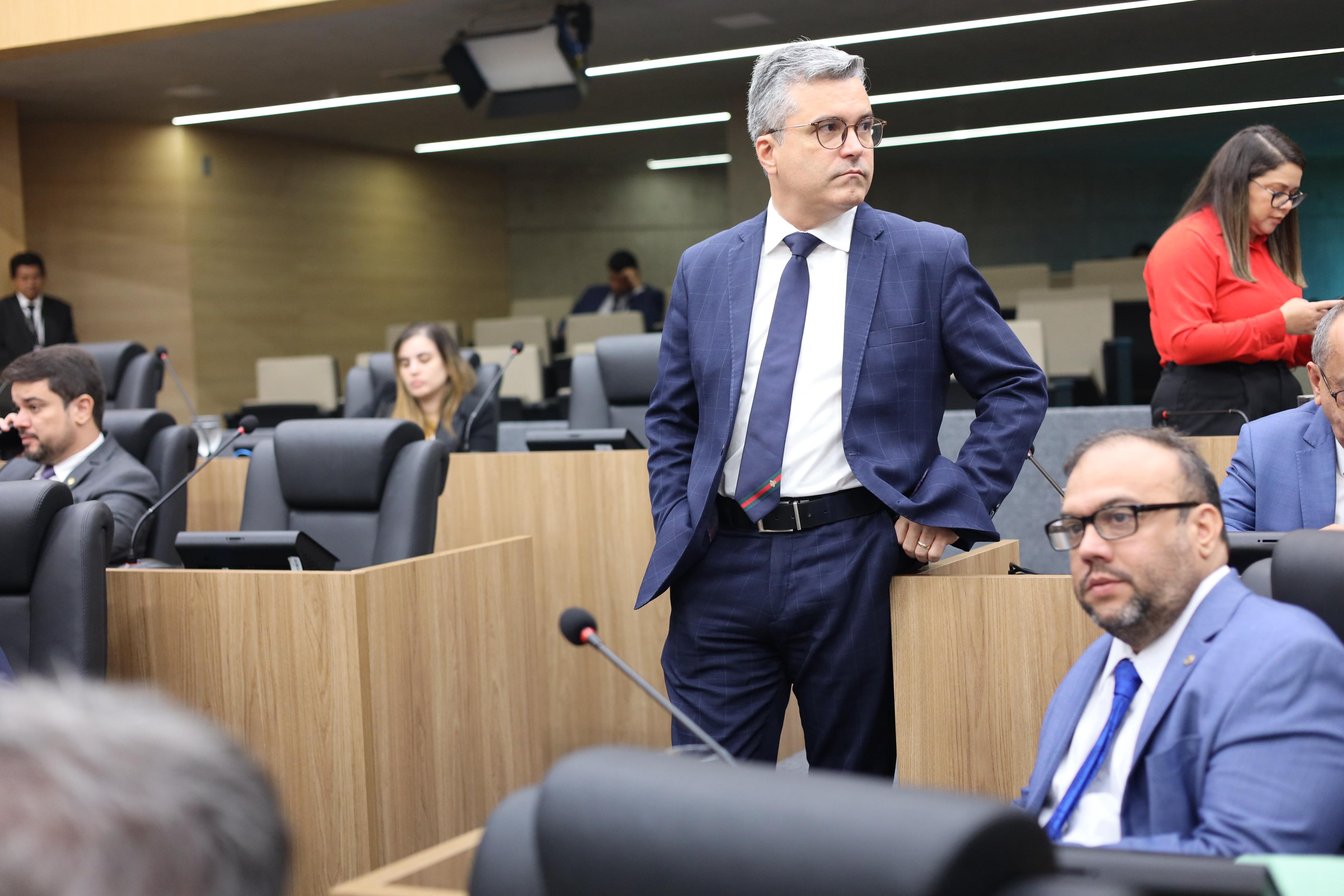 SESSÃO PLENÁRIA 13.05 DR VINICIUS (1).jpeg