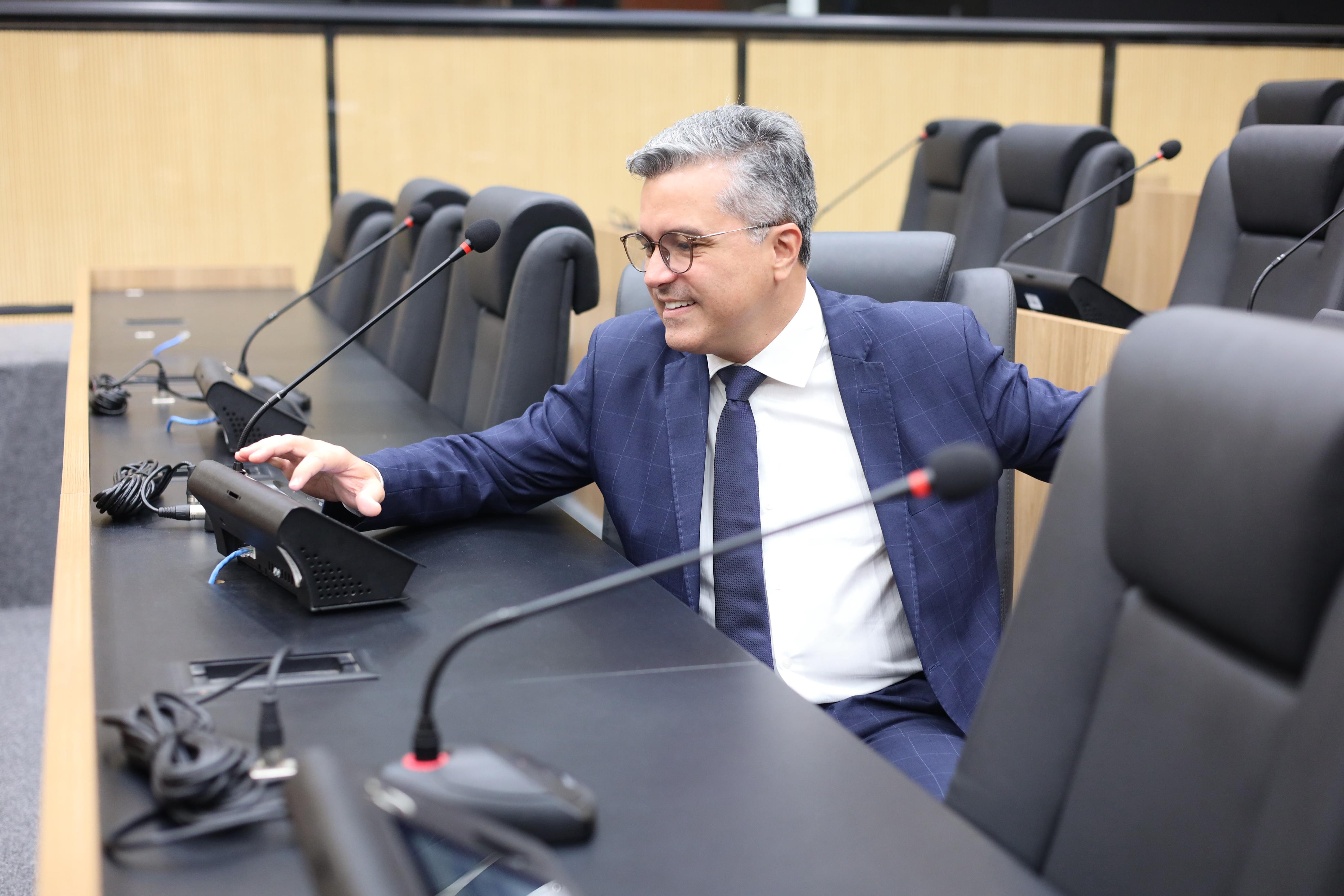 SESSÃO PLENÁRIA 13.05 DR VINICIUS (2).jpeg