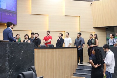 VISITA DE ACADEMICOS DE DIREITO (3).jpeg