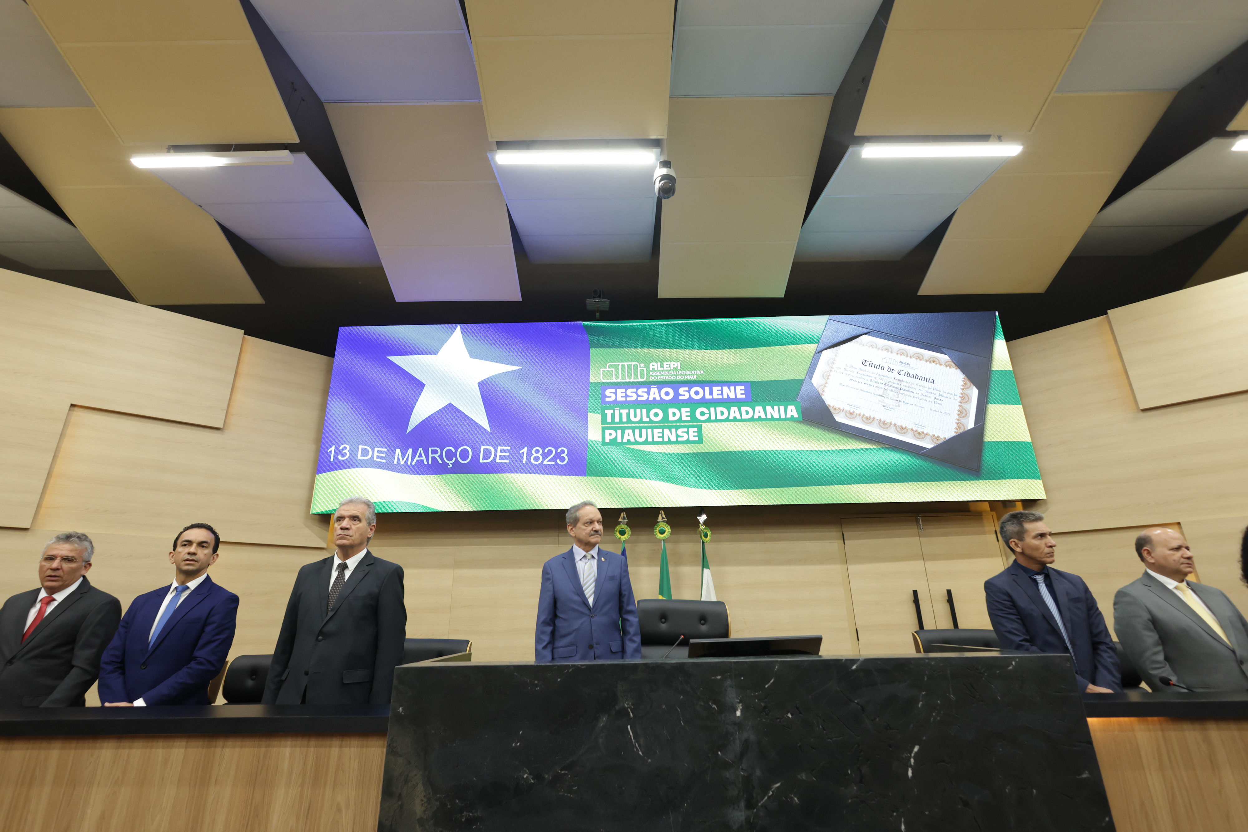 SESSÃO SOLENE TÍTULO DE CIDADANIA AO SR ADOLFO CURBELO CASTELLANOS EMBAIXADOR DE CUBA NO BRASIL (11).jpg