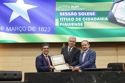 SESSÃO SOLENE TÍTULO DE CIDADANIA AO SR ADOLFO CURBELO CASTELLANOS EMBAIXADOR DE CUBA NO BRASIL (22).jpg