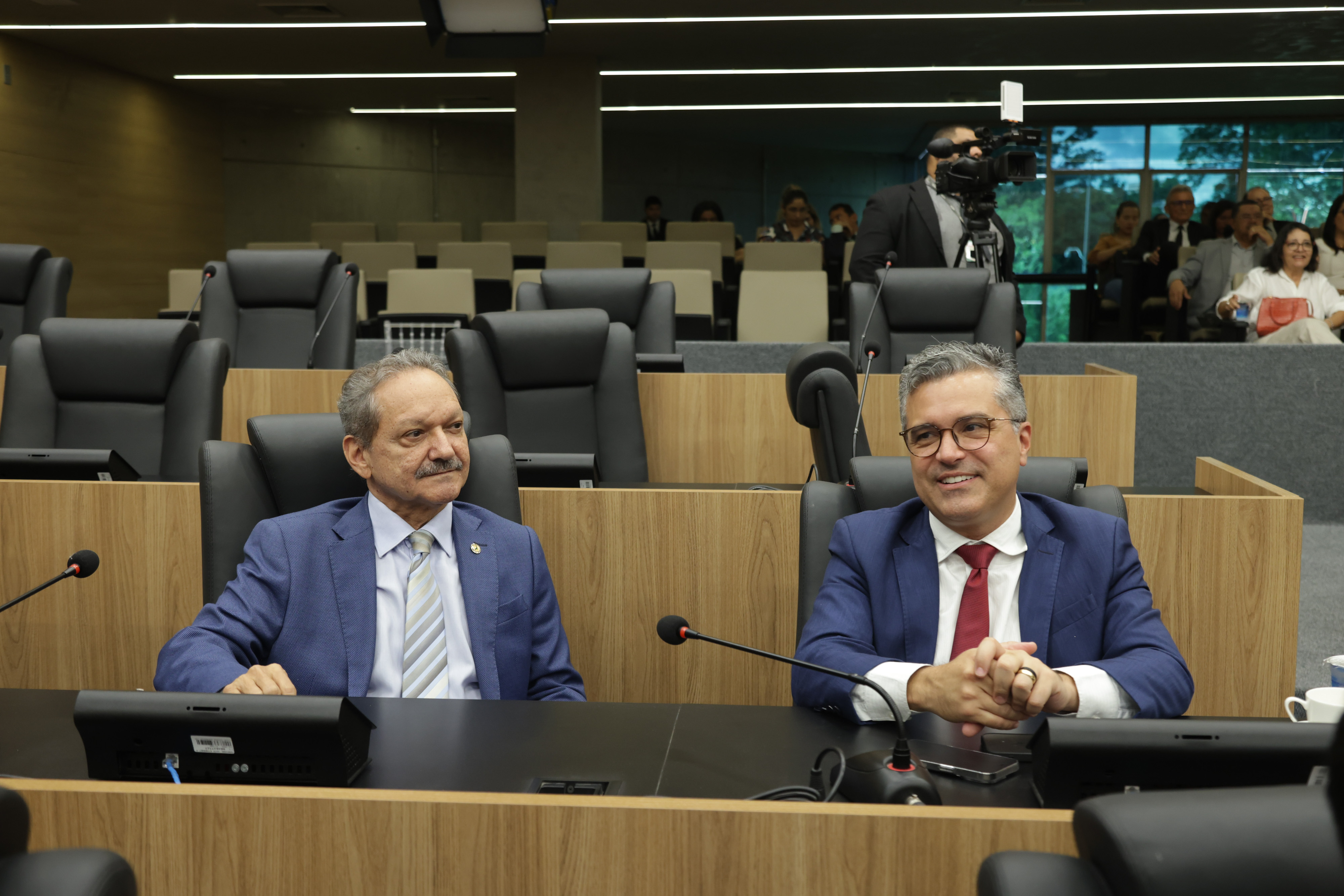 SESSÃO SOLENE TÍTULO DE CIDADANIA AO SR ADOLFO CURBELO CASTELLANOS EMBAIXADOR DE CUBA NO BRASIL (27).jpg