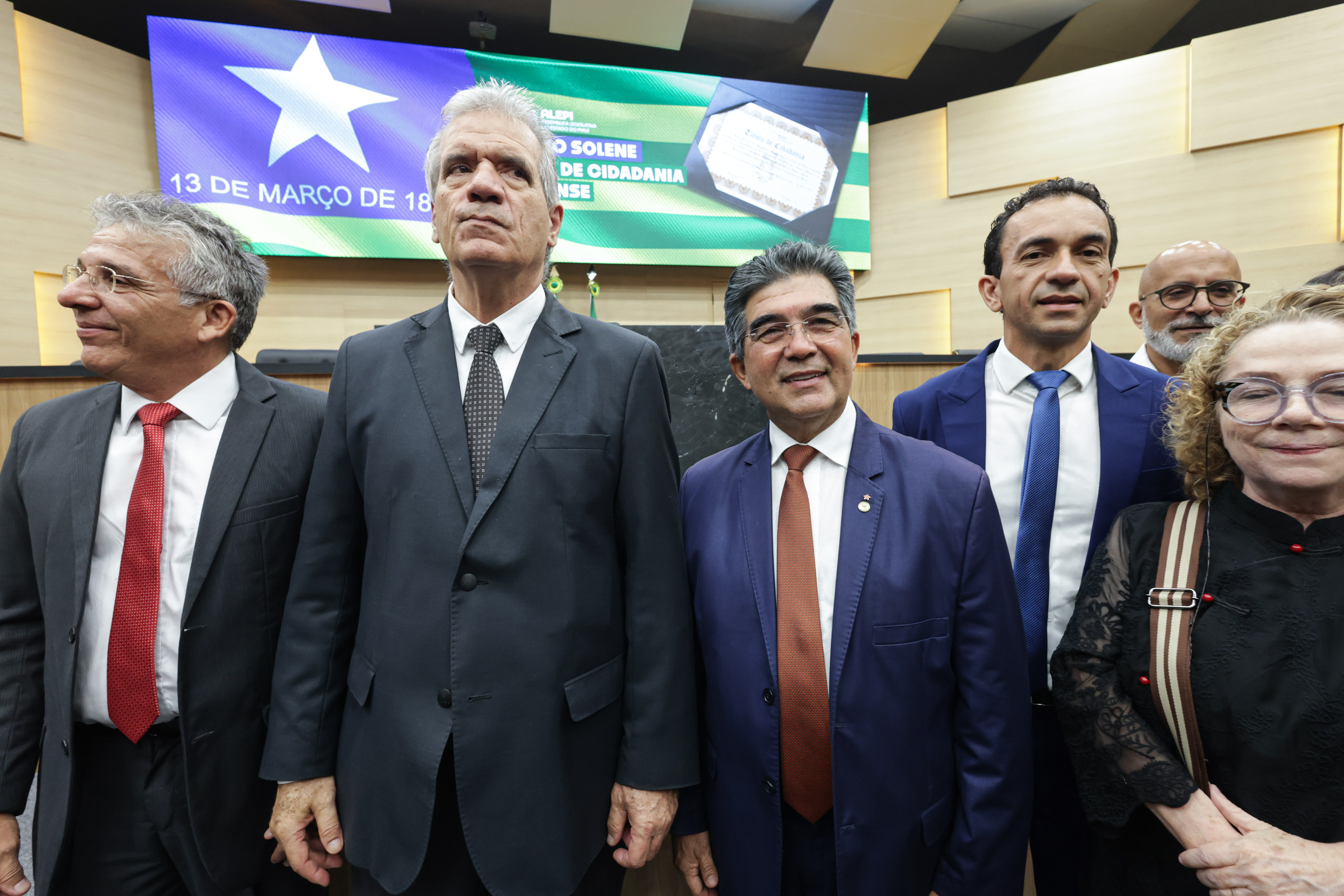 SESSÃO SOLENE TÍTULO DE CIDADANIA AO SR ADOLFO CURBELO CASTELLANOS EMBAIXADOR DE CUBA NO BRASIL (33).jpg