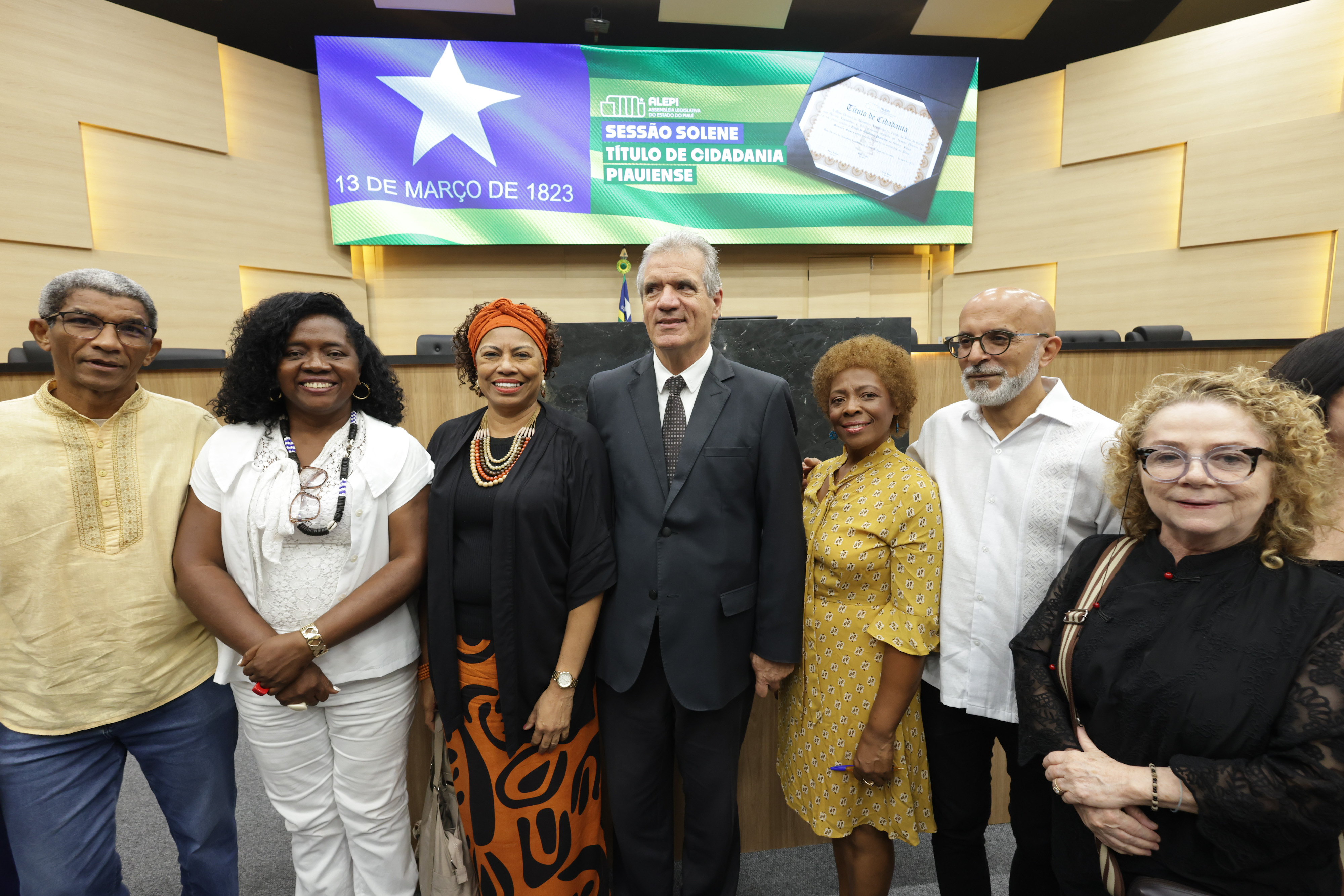 SESSÃO SOLENE TÍTULO DE CIDADANIA AO SR ADOLFO CURBELO CASTELLANOS EMBAIXADOR DE CUBA NO BRASIL (35).jpg