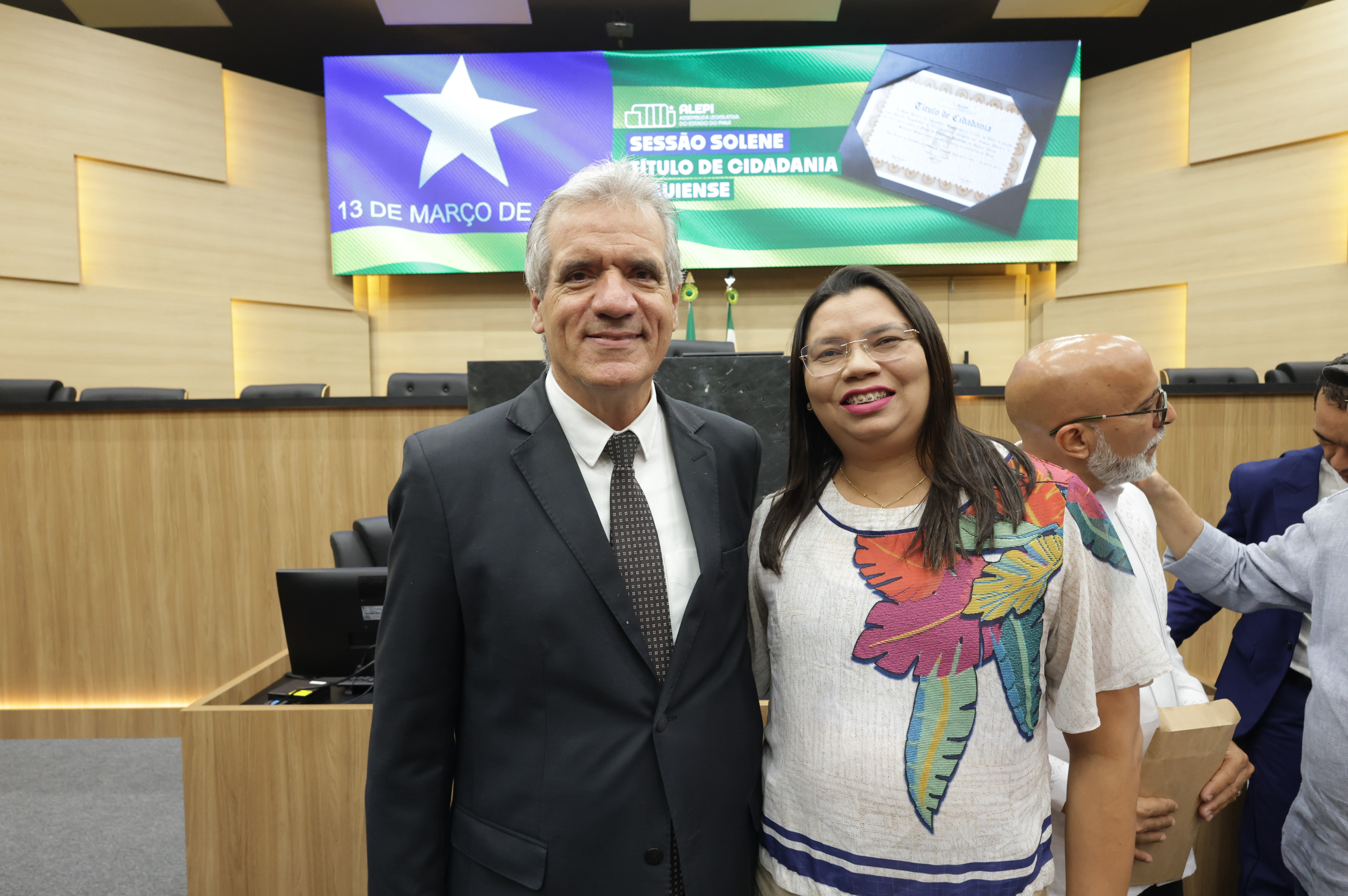 SESSÃO SOLENE TÍTULO DE CIDADANIA AO SR ADOLFO CURBELO CASTELLANOS EMBAIXADOR DE CUBA NO BRASIL (38).jpg