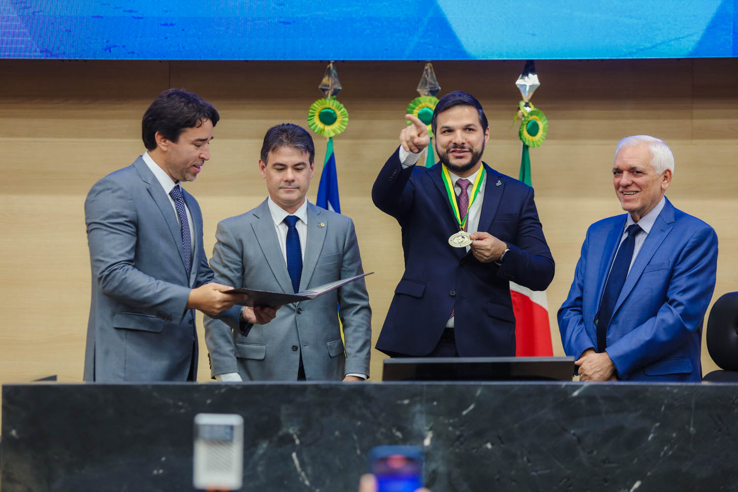 MEDALHA MÉRITO LEGISLATIVO SECRETARIO WASHINTON BANDEIRA (18).jpg