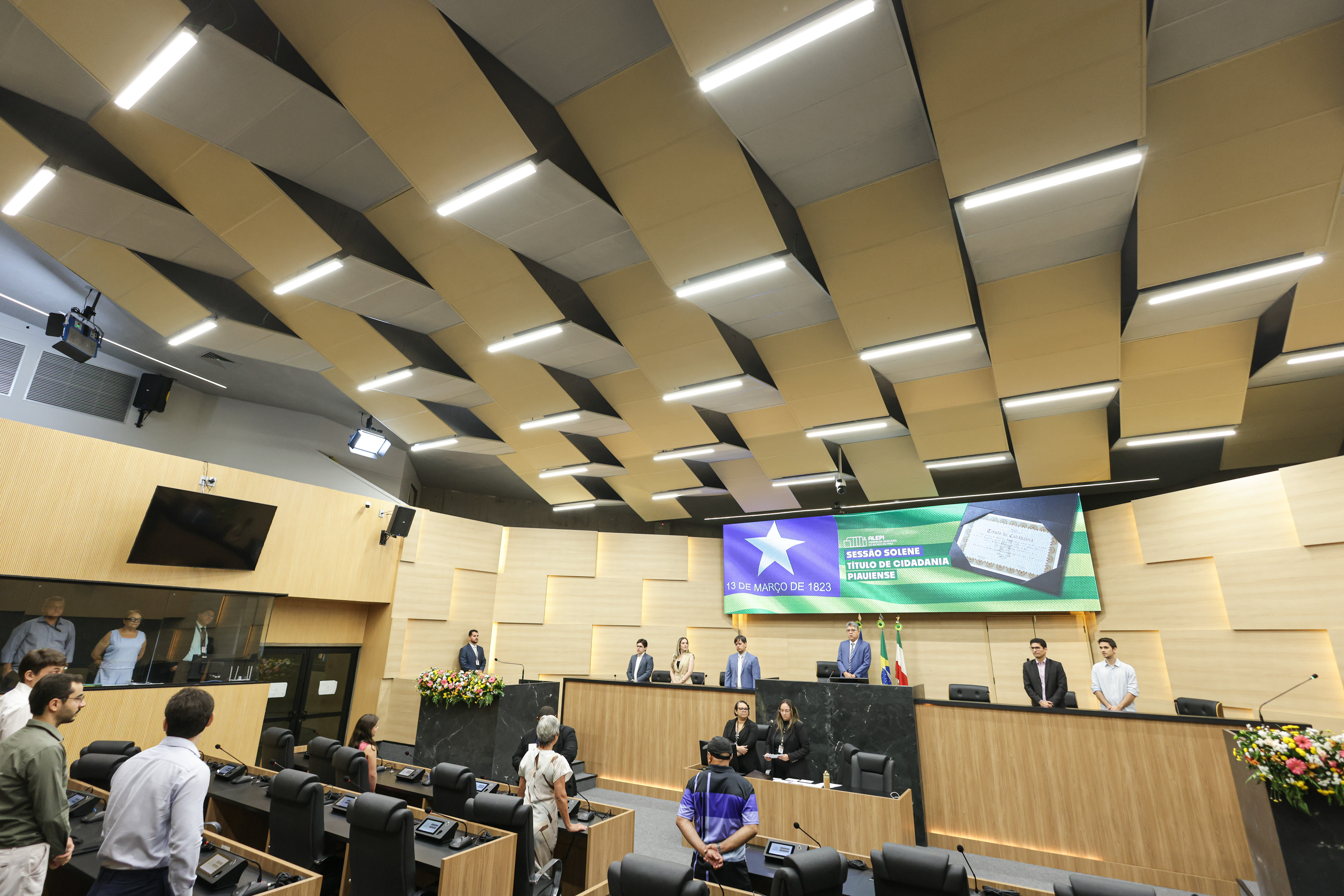 SESSÃO SOLENE TÍTULO DE CIDADANIA AO SR BRUNO CARDOSO ROCHA SARAIVA TEIXEIRA (1).jpg