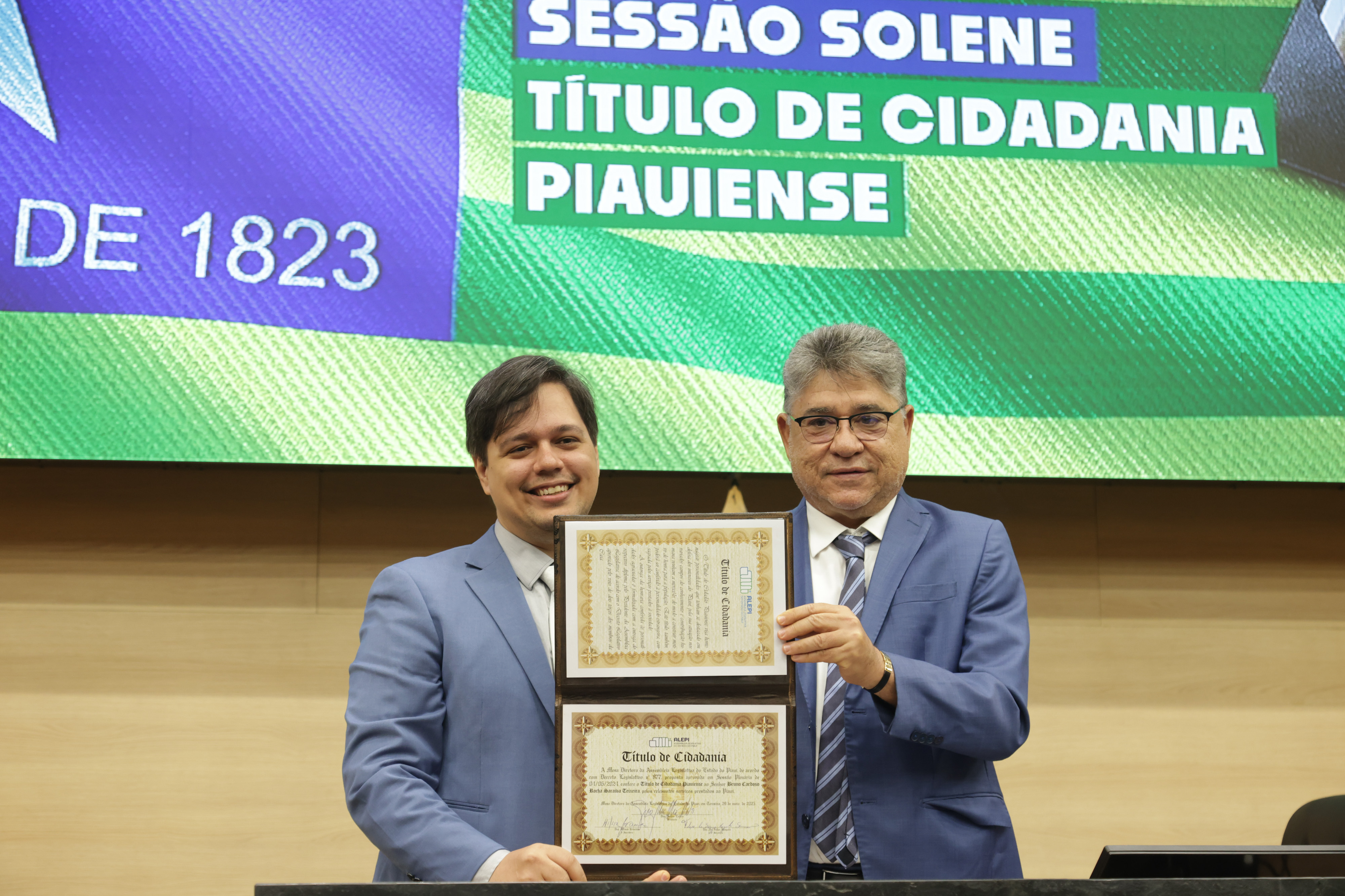 SESSÃO SOLENE TÍTULO DE CIDADANIA AO SR BRUNO CARDOSO ROCHA SARAIVA TEIXEIRA (10).jpg