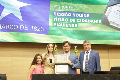 SESSÃO SOLENE TÍTULO DE CIDADANIA AO SR BRUNO CARDOSO ROCHA SARAIVA TEIXEIRA (12).jpg