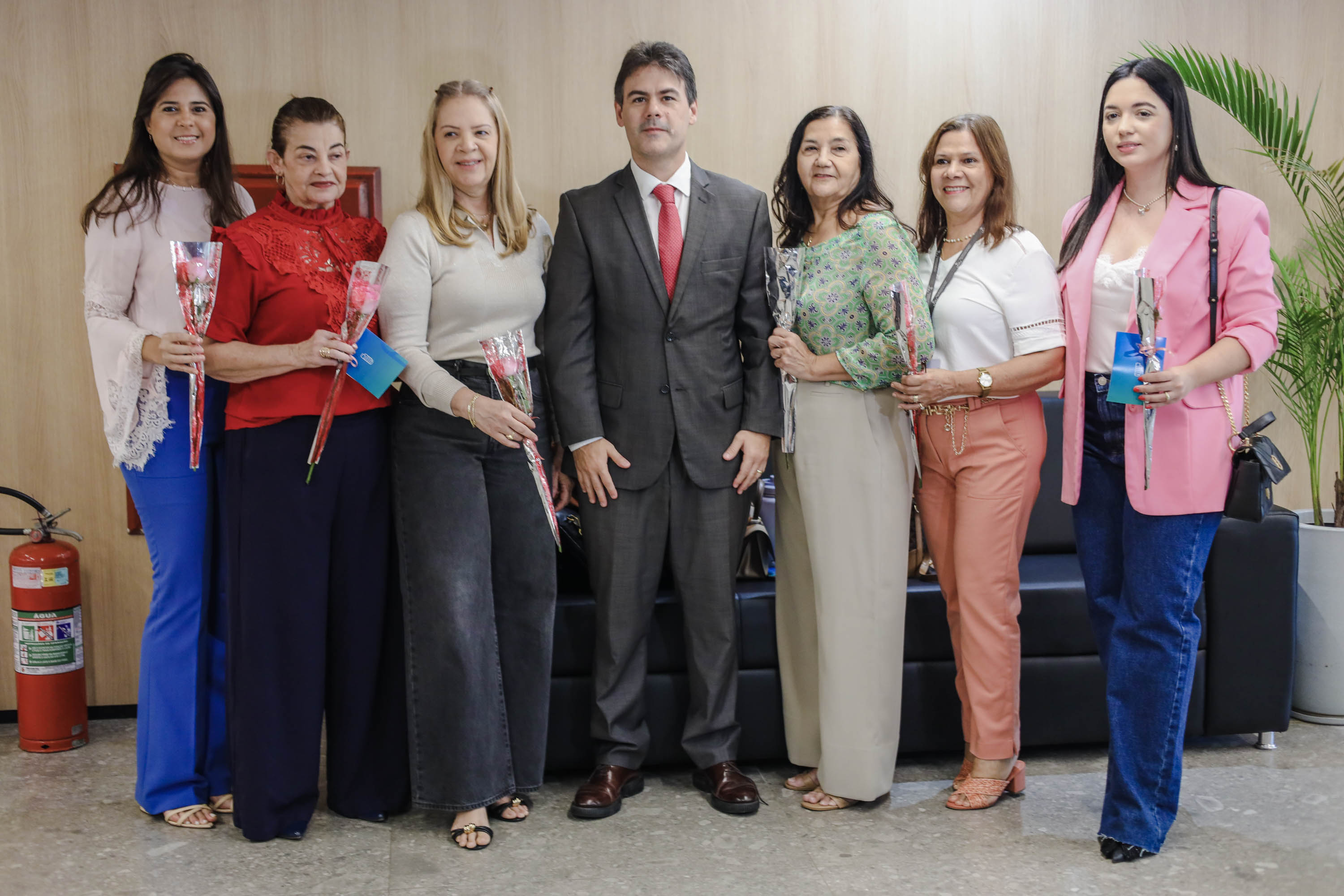 ACOLHIMENTO E HOMENAGEM PELO DIA DAS MULHERES PELO PRESIDENTE SEVERO EULÁLIO (15).jpg