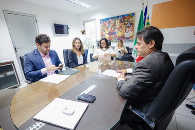 REUNIÃO COM A PRIMEIRA DAMA ISABEL FONTELES E O PRESIDENTE DA ALEPI SEVVERO EULÁLIO (1).jpg
