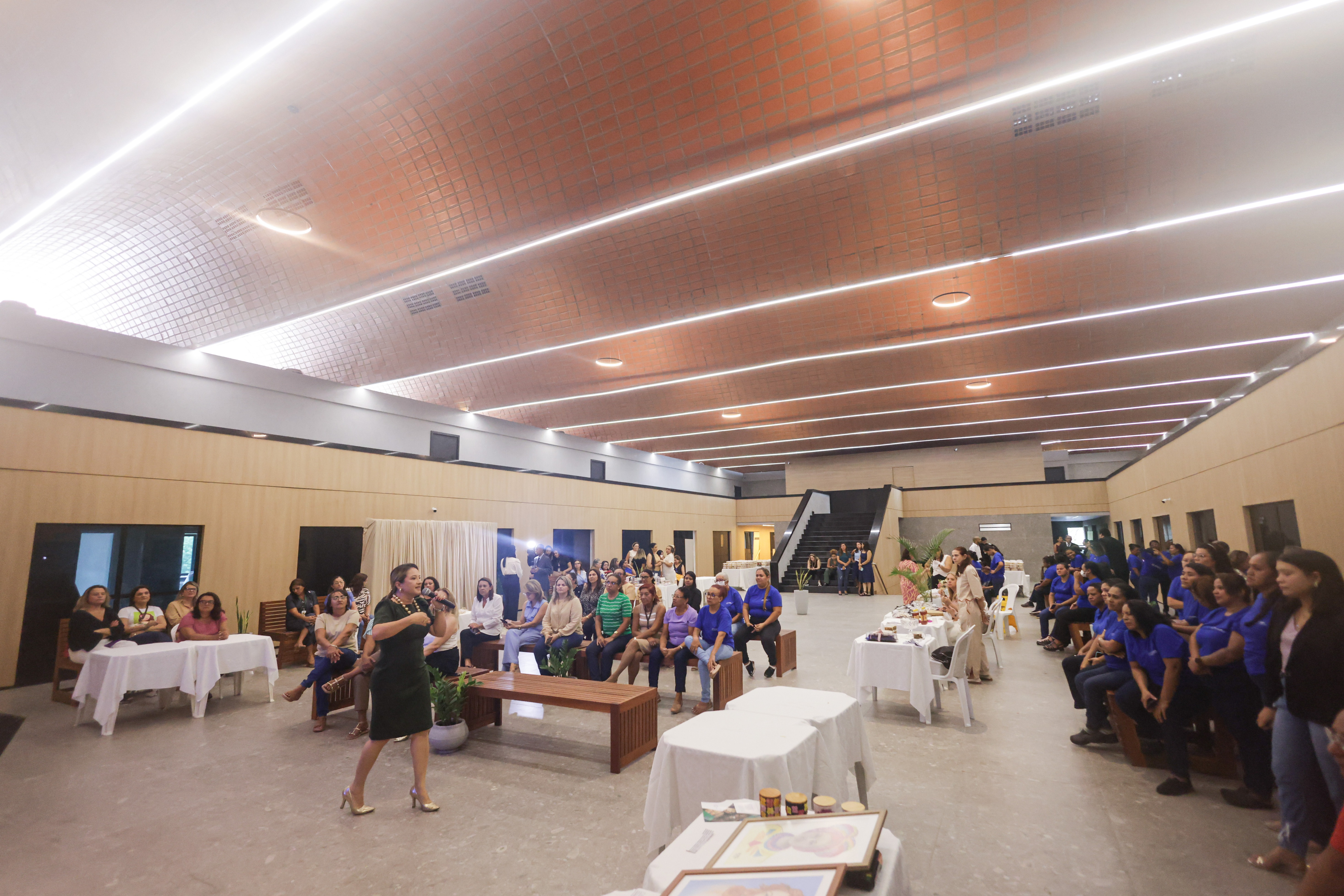 PALESTRA DRA KELLY GONÇALVES EMPREENDEDORISMO E EMPODERAMENTO FEMININO  (6).jpg