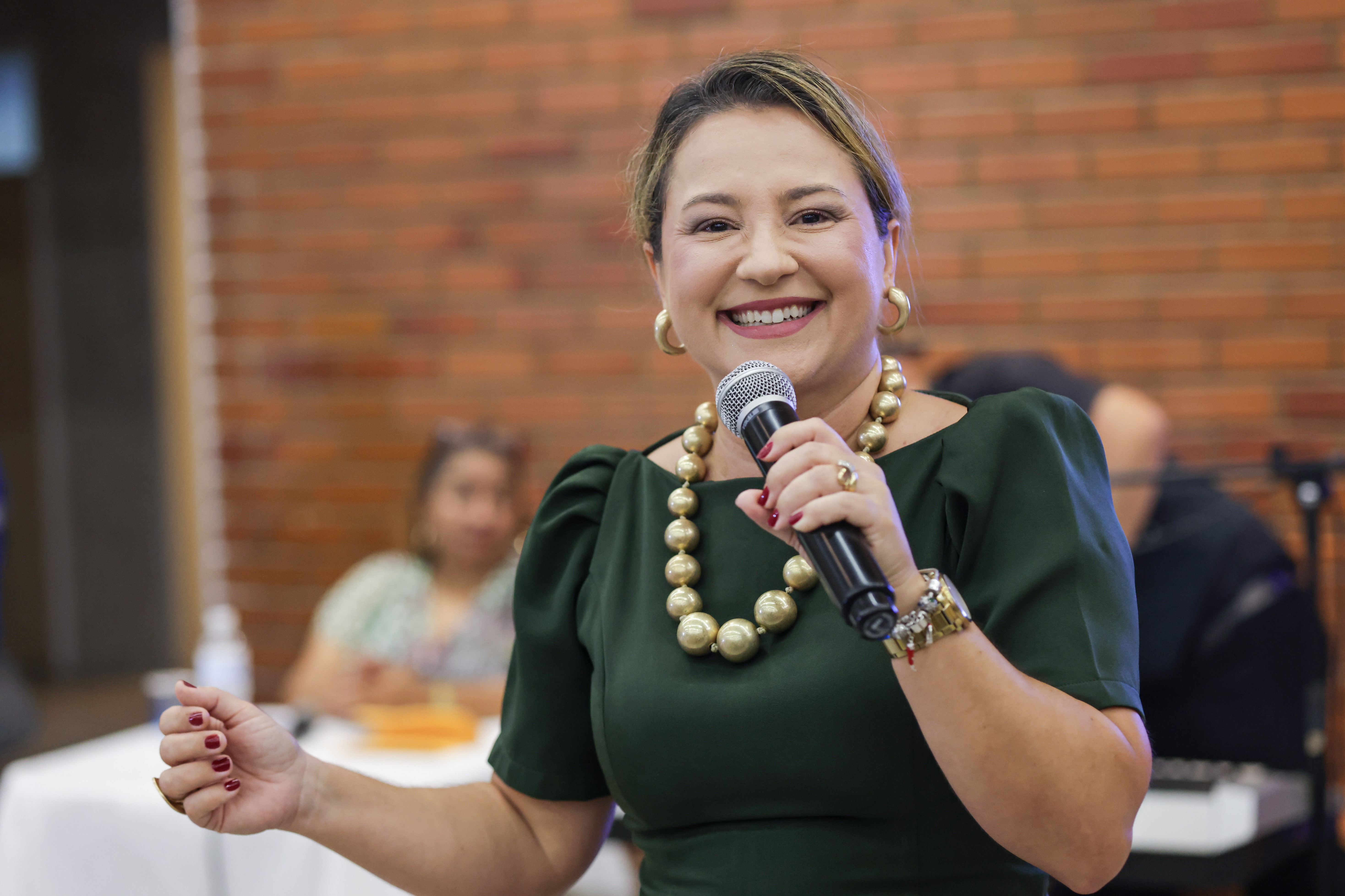 PALESTRA DRA KELLY GONÇALVES EMPREENDEDORISMO E EMPODERAMENTO FEMININO .jpg