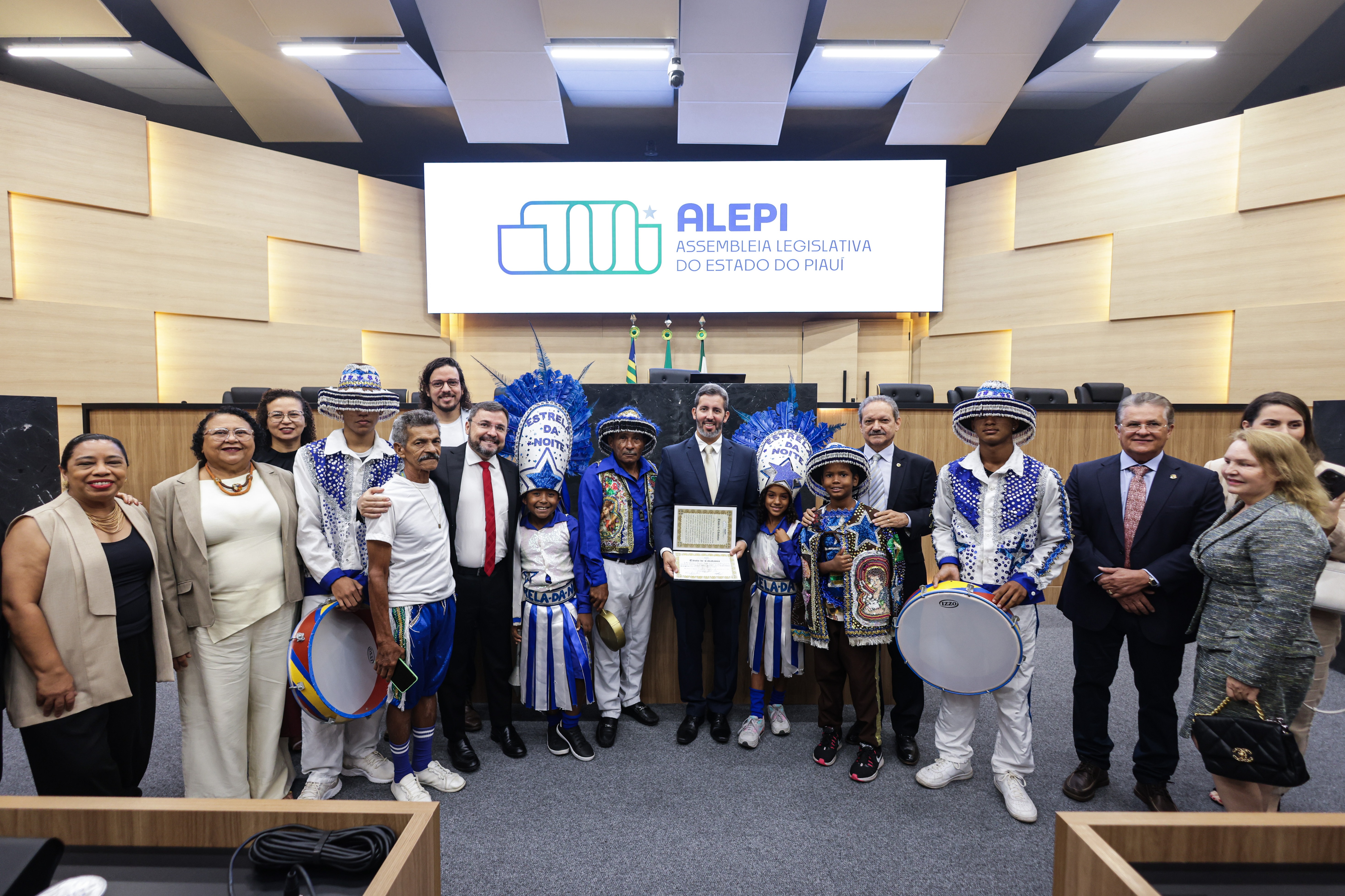 SESSÃO SOLENE TÍTULO DE CIDADANIA DE LEANDRO ANTONIO GRASS PEIXOTO (49).jpg