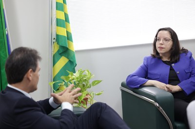 VISITA DE CORTESIA À DEFENSORA GERAL DO ESTADO CARLA YASCAR (2).jpg