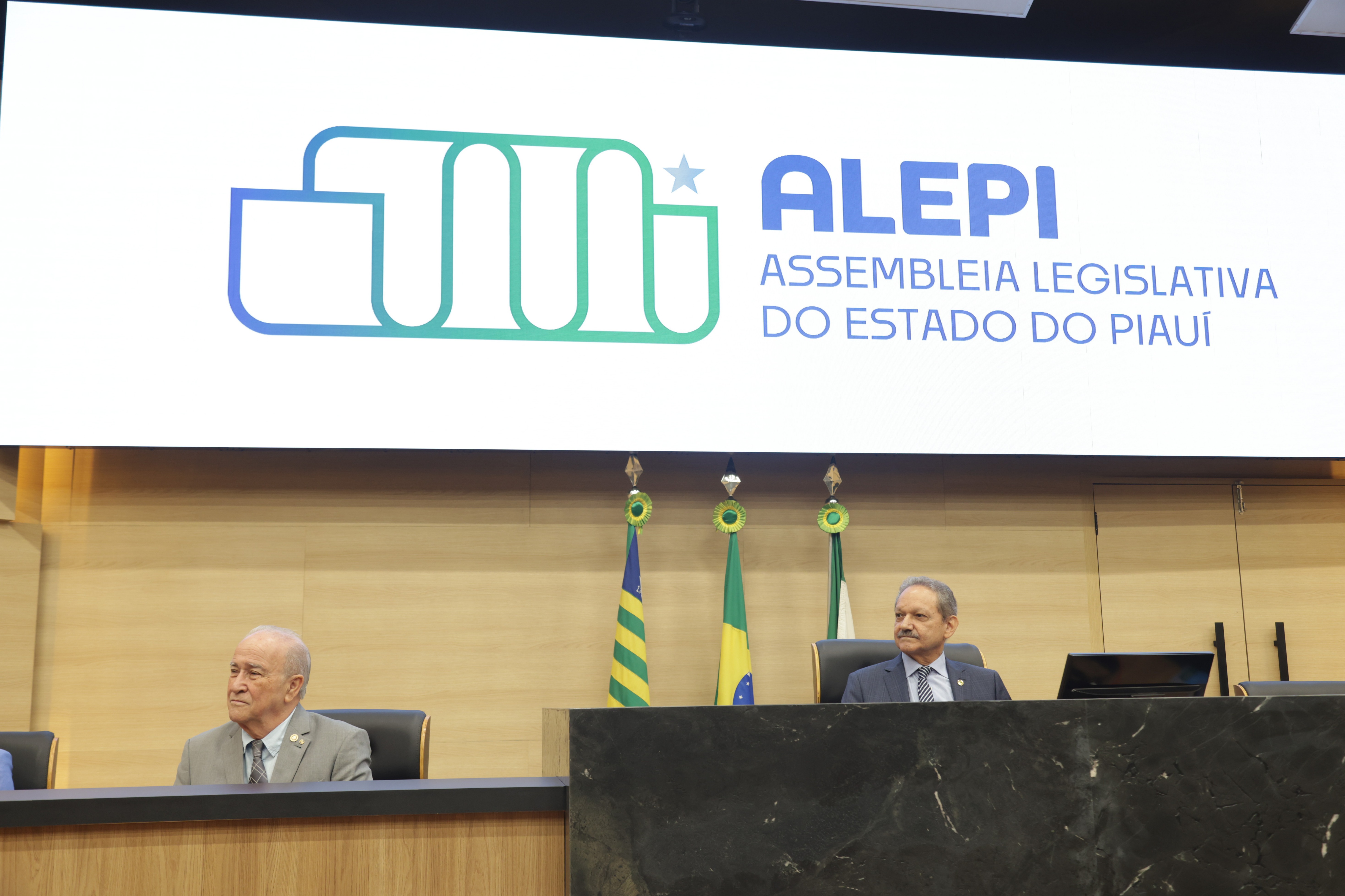  SESSÃO SOLENE TÍTULO DE CIDADANIA AO SR. JOAQUIM OLEGÁRIO DE BARROS ALMEIDA (36).jpg