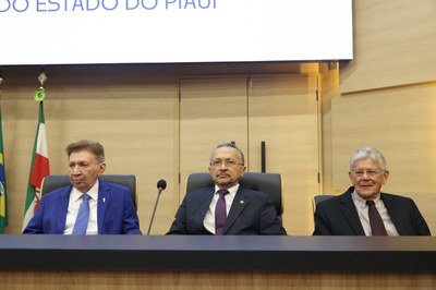  SESSÃO SOLENE TÍTULO DE CIDADANIA AO SR. JOAQUIM OLEGÁRIO DE BARROS ALMEIDA (46).jpg