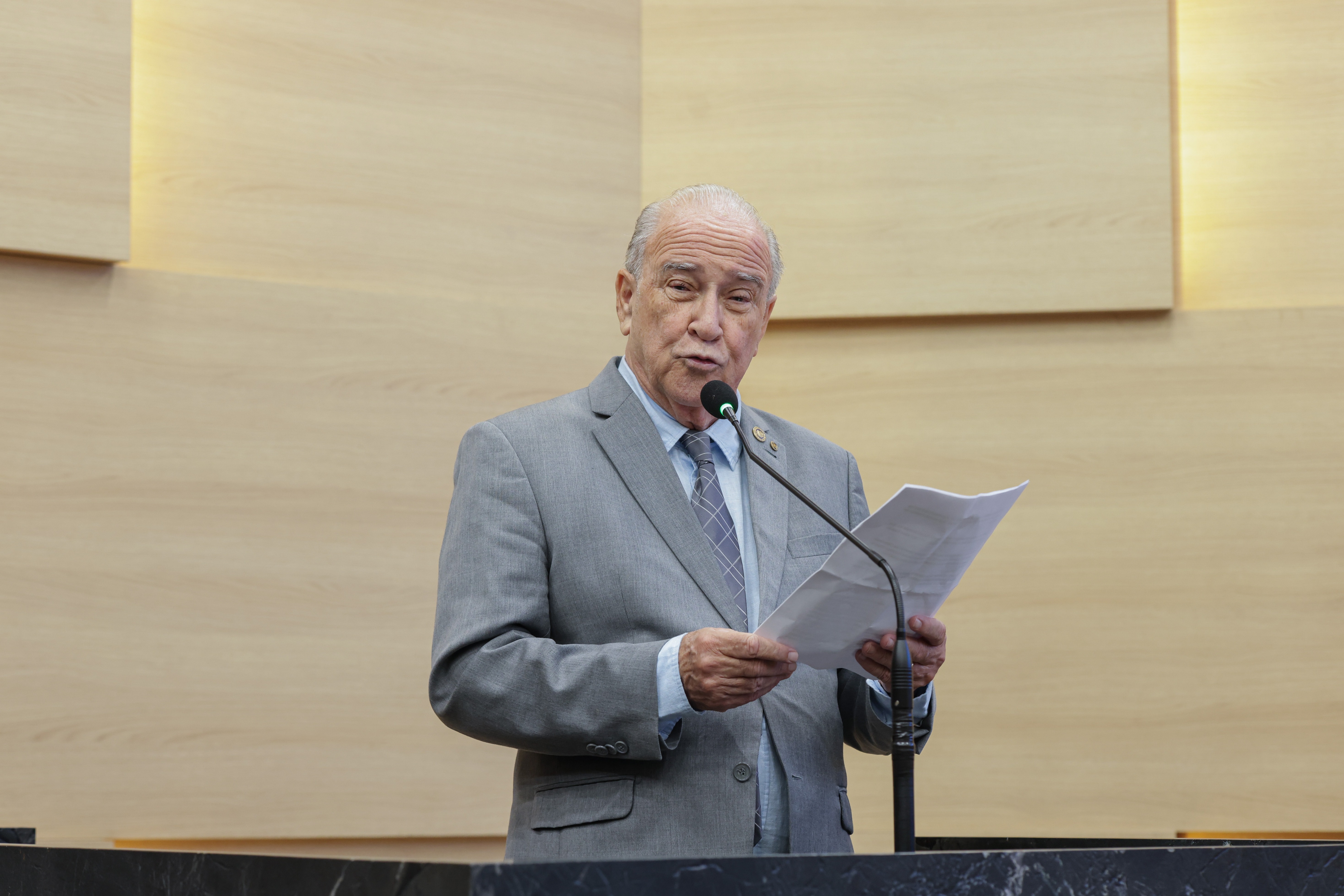  SESSÃO SOLENE TÍTULO DE CIDADANIA AO SR. JOAQUIM OLEGÁRIO DE BARROS ALMEIDA (6).jpg