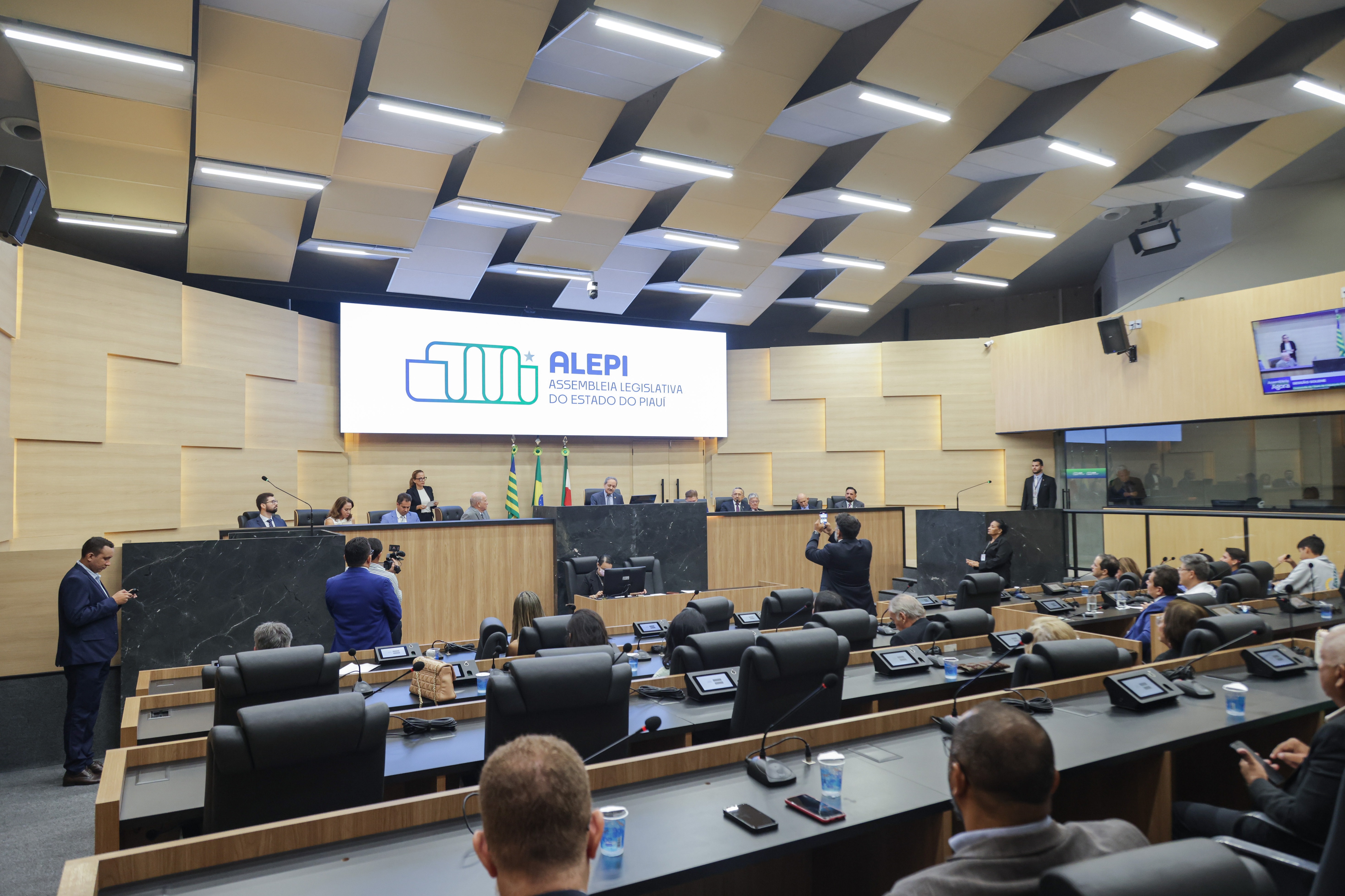  SESSÃO SOLENE TÍTULO DE CIDADANIA AO SR. JOAQUIM OLEGÁRIO DE BARROS ALMEIDA (9).jpg