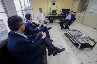 REUNIÃO DO PRESIDENTE DA ALEPI DEP SEVERO EULÁLIO JUNTO COM O SENADOR MARCELO CASTRO COM O SUPERINTENDENDNTE DO DNIT JOSÉ RIBAMAR BASTOS (3).jpg