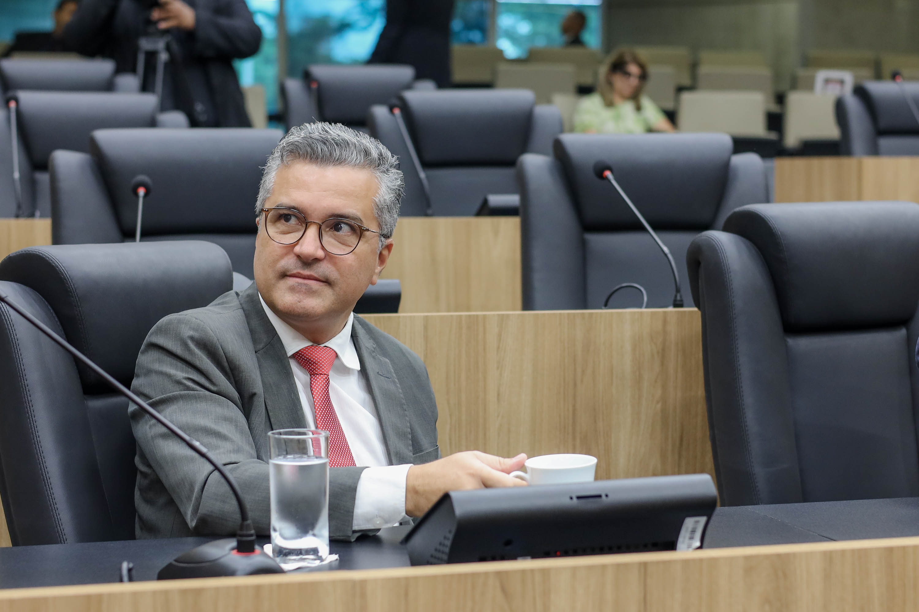 SESSÃO PLENÁRIA DIA 17.03 DR VINICIUS (16).jpg