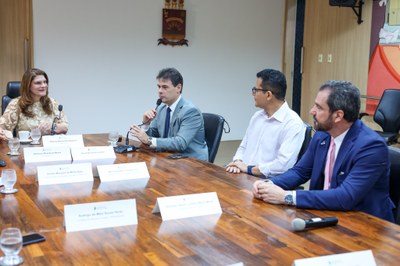 REUNIÃO PRESIDENTE DA ALEPI SEVERO EULALIO E REUTORA DA UFPI NADIR (6).jpg