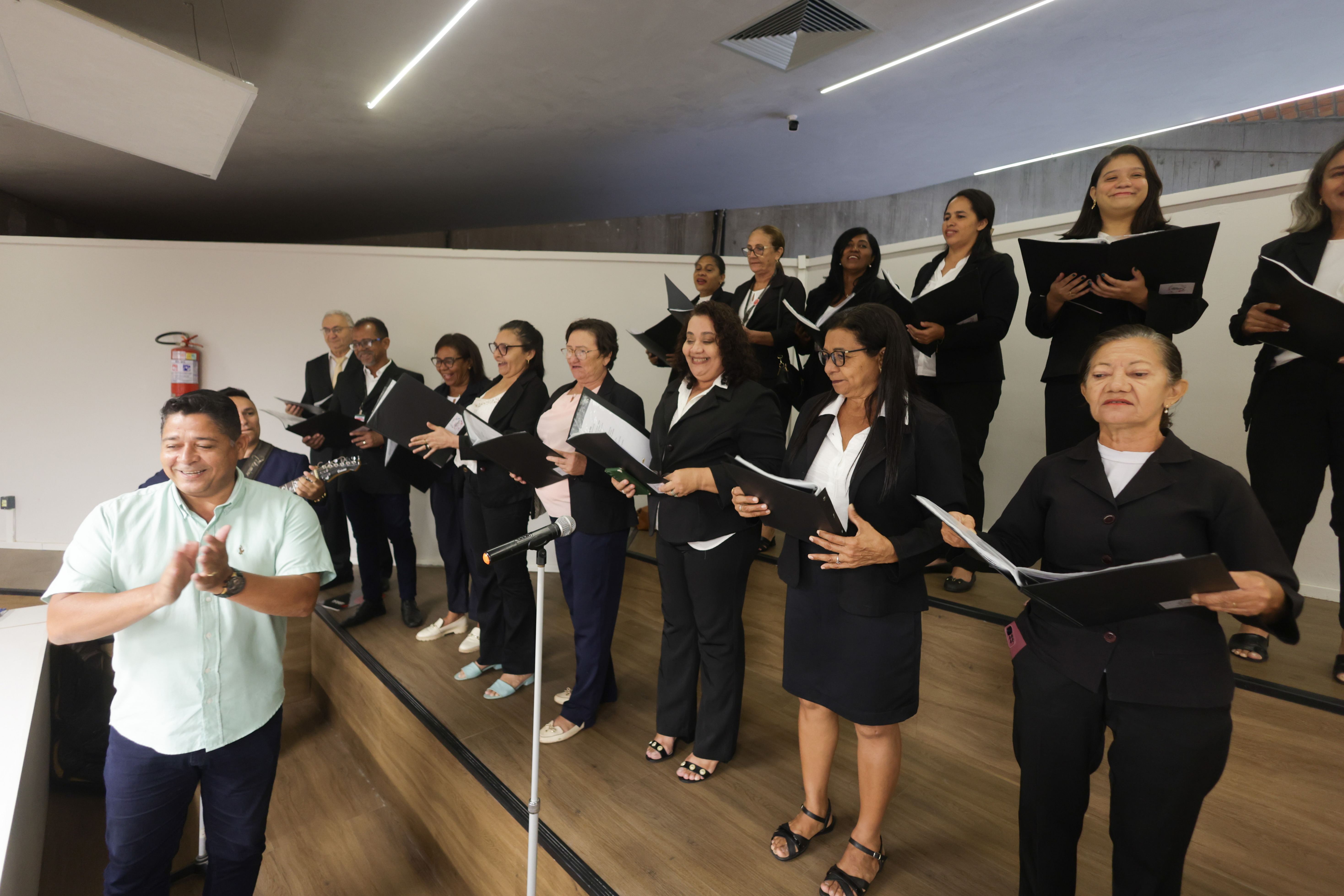 SESSÃO SOLENE ESPECIAL MÊS DAS MULHERES NA ALEPI (90).jpg