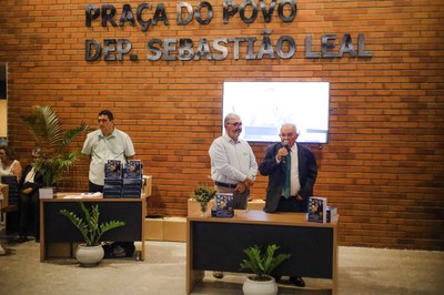 LANÇAMENTO DO LIVRO A SAGA  DOS RIBEIRO GONÇALVES NO BRASIL  (10).jpg