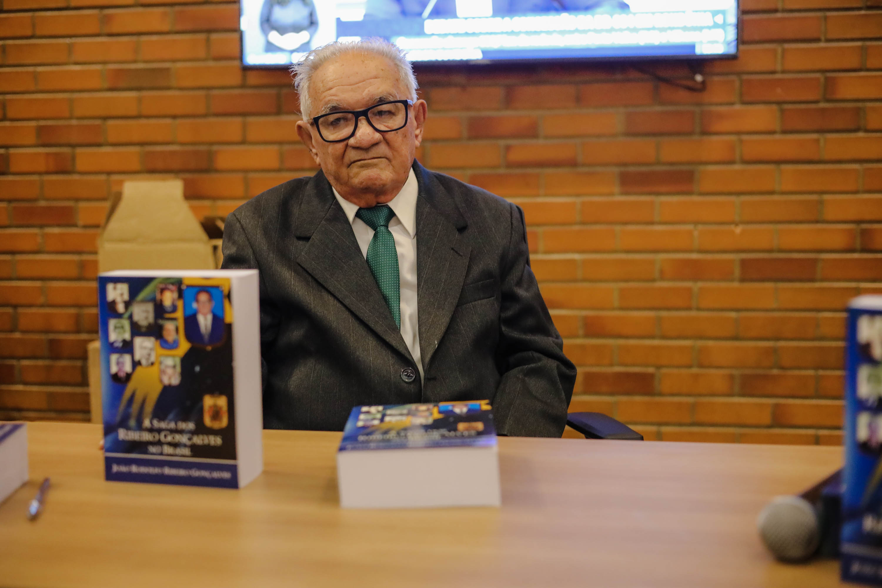 LANÇAMENTO DO LIVRO A SAGA  DOS RIBEIRO GONÇALVES NO BRASIL  (15).jpg