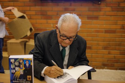 LANÇAMENTO DO LIVRO A SAGA  DOS RIBEIRO GONÇALVES NO BRASIL  (16).jpg