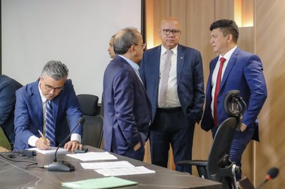 REUNIÃO DAS COMISSÕES CONJUNTAS (2).jpg