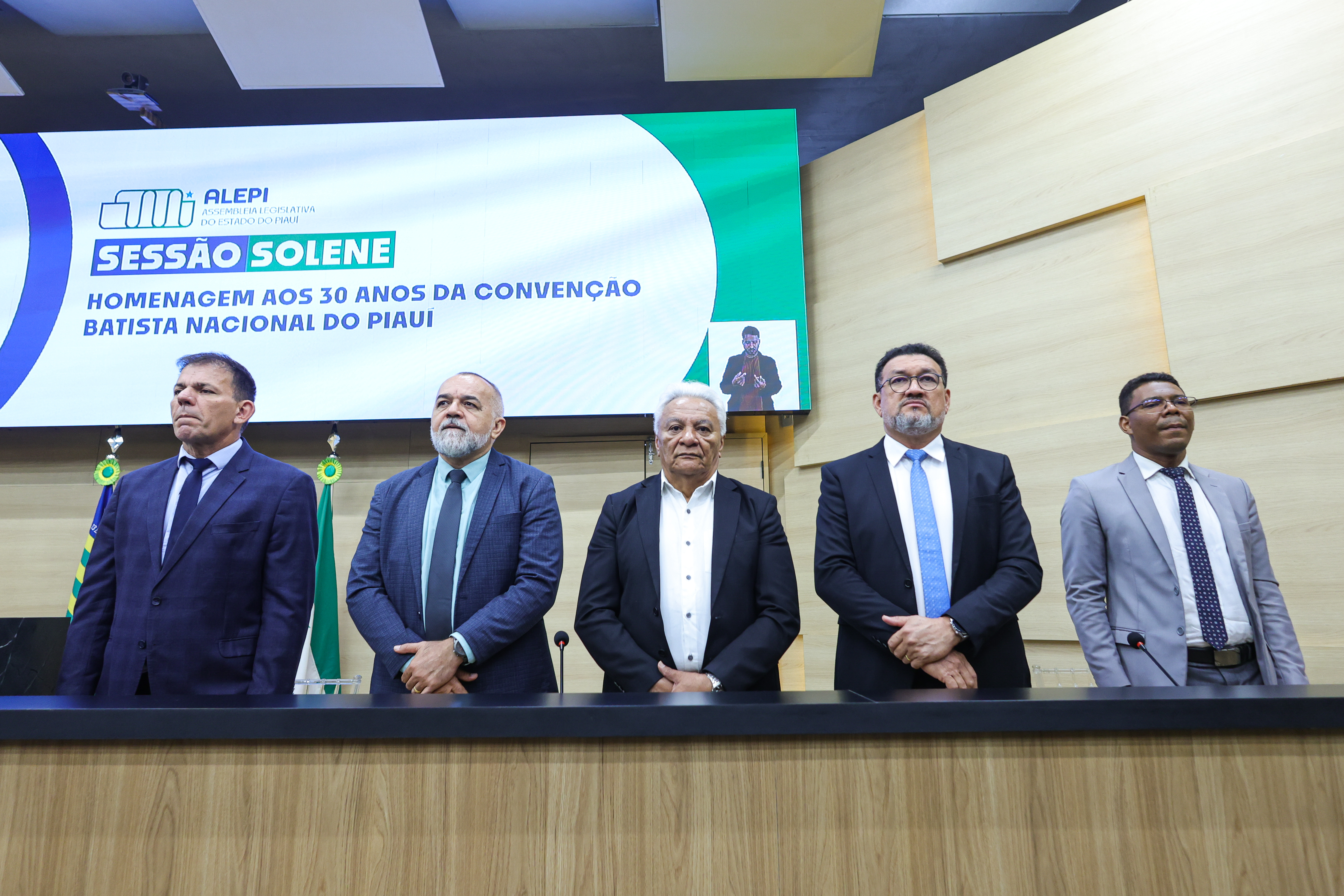 SESSÃO SOLENE EM HOMENAGEM AOS 30 ANOS DA CONVENÇÃO BATISTA NACIONAL DO PIAUÍ E TÍTULOS DE CIDADANIA (12).jpg