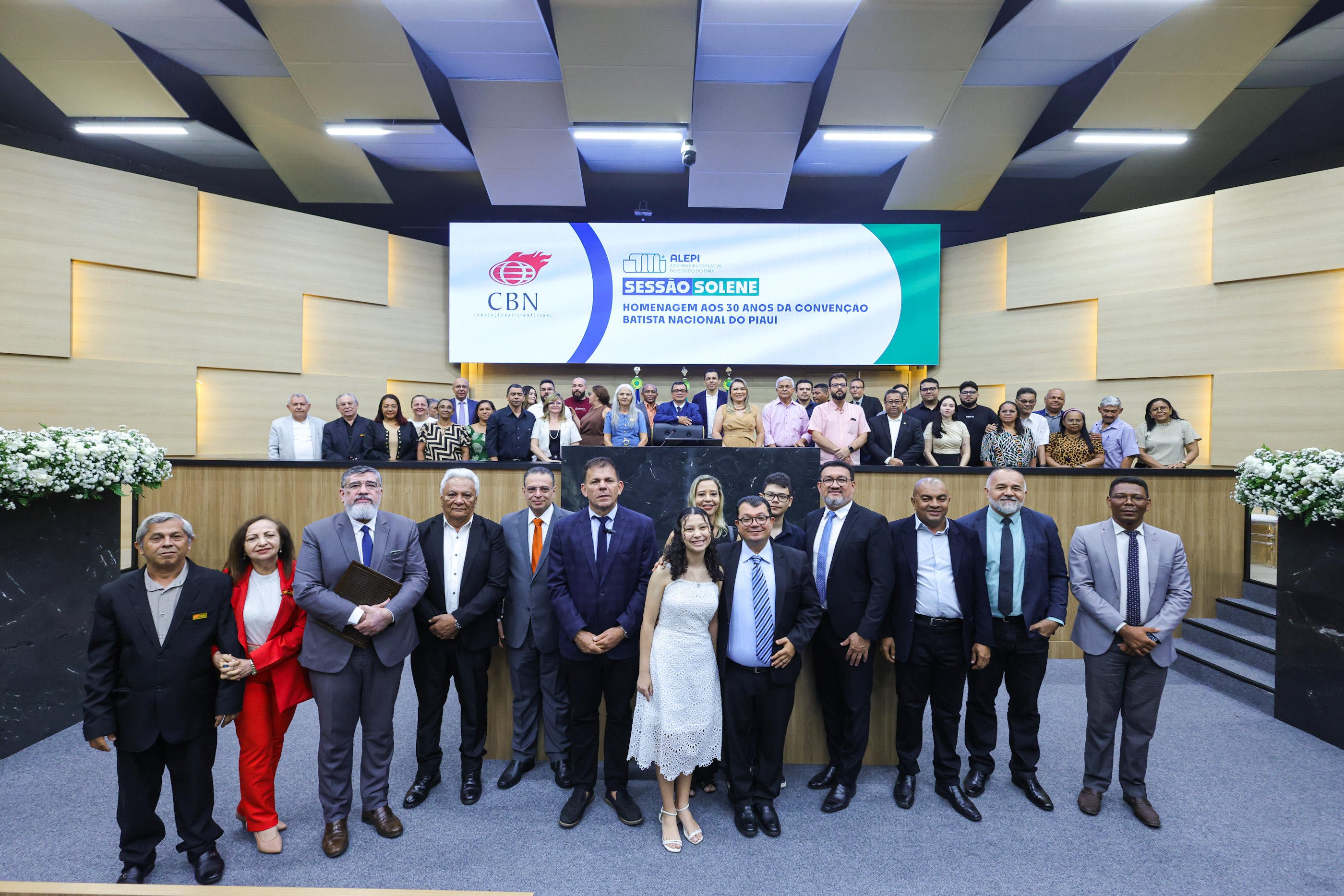SESSÃO SOLENE EM HOMENAGEM AOS 30 ANOS DA CONVENÇÃO BATISTA NACIONAL DO PIAUÍ E TÍTULOS DE CIDADANIA (28).jpg