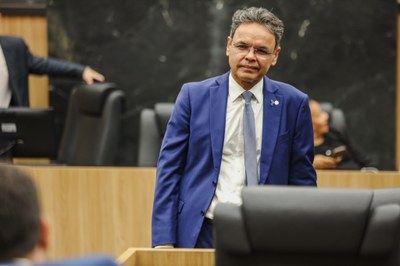 SESSÃO PLENÁRIA 04.11 (2) GIL CARLOS.jpg